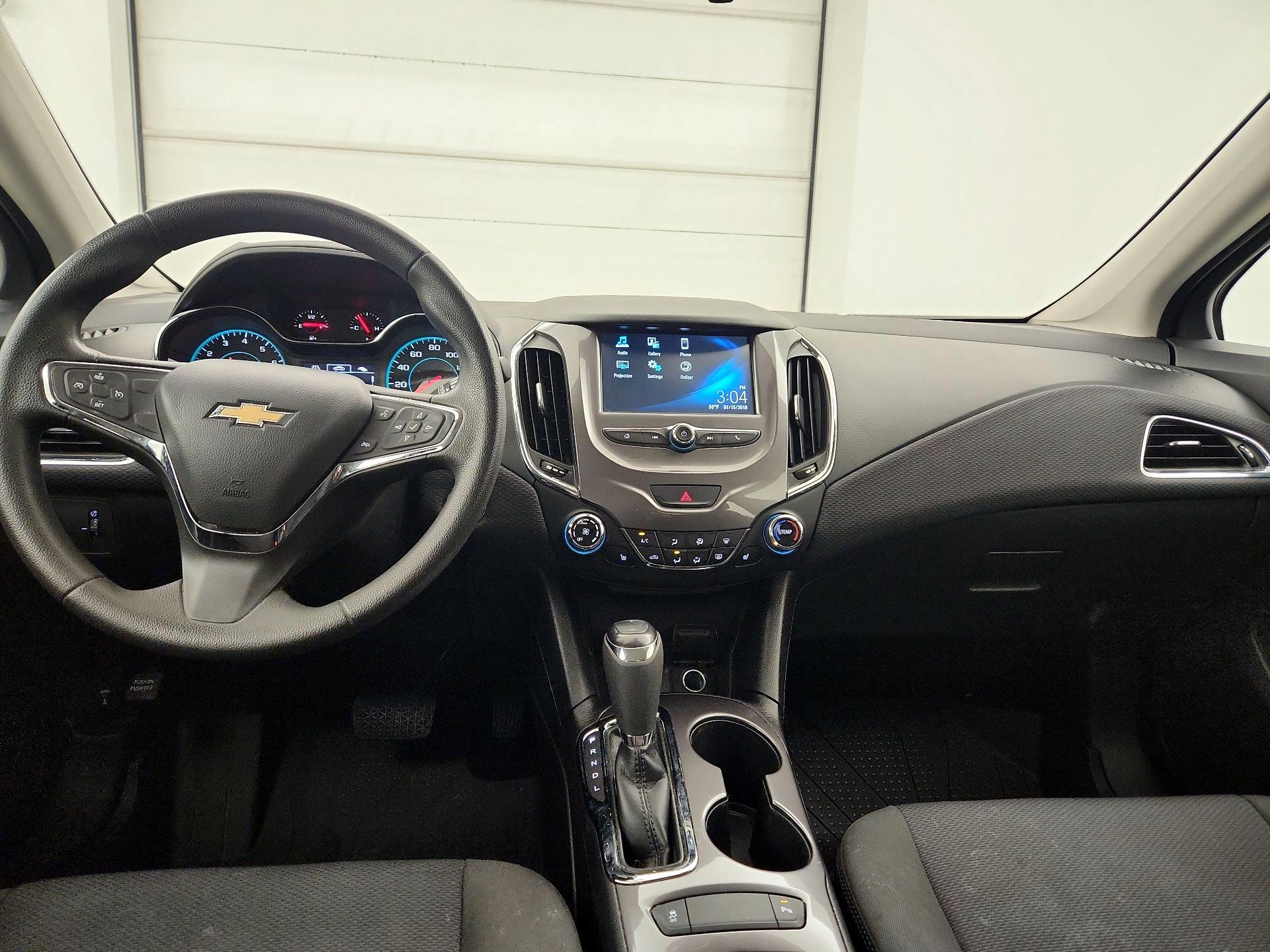 Thumbnail: 2018 Chevrolet Cruze - 9