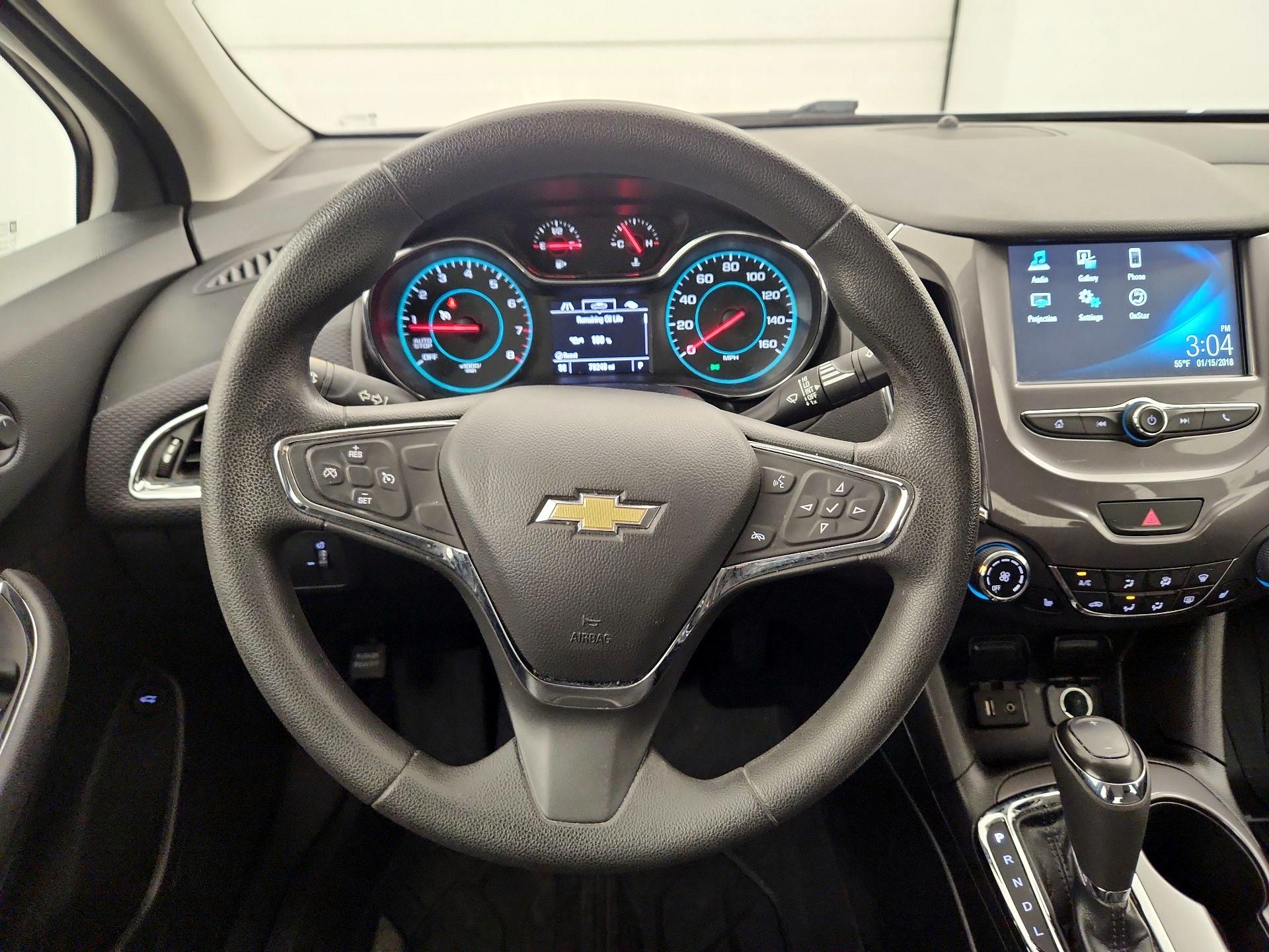 Thumbnail: 2018 Chevrolet Cruze - 10