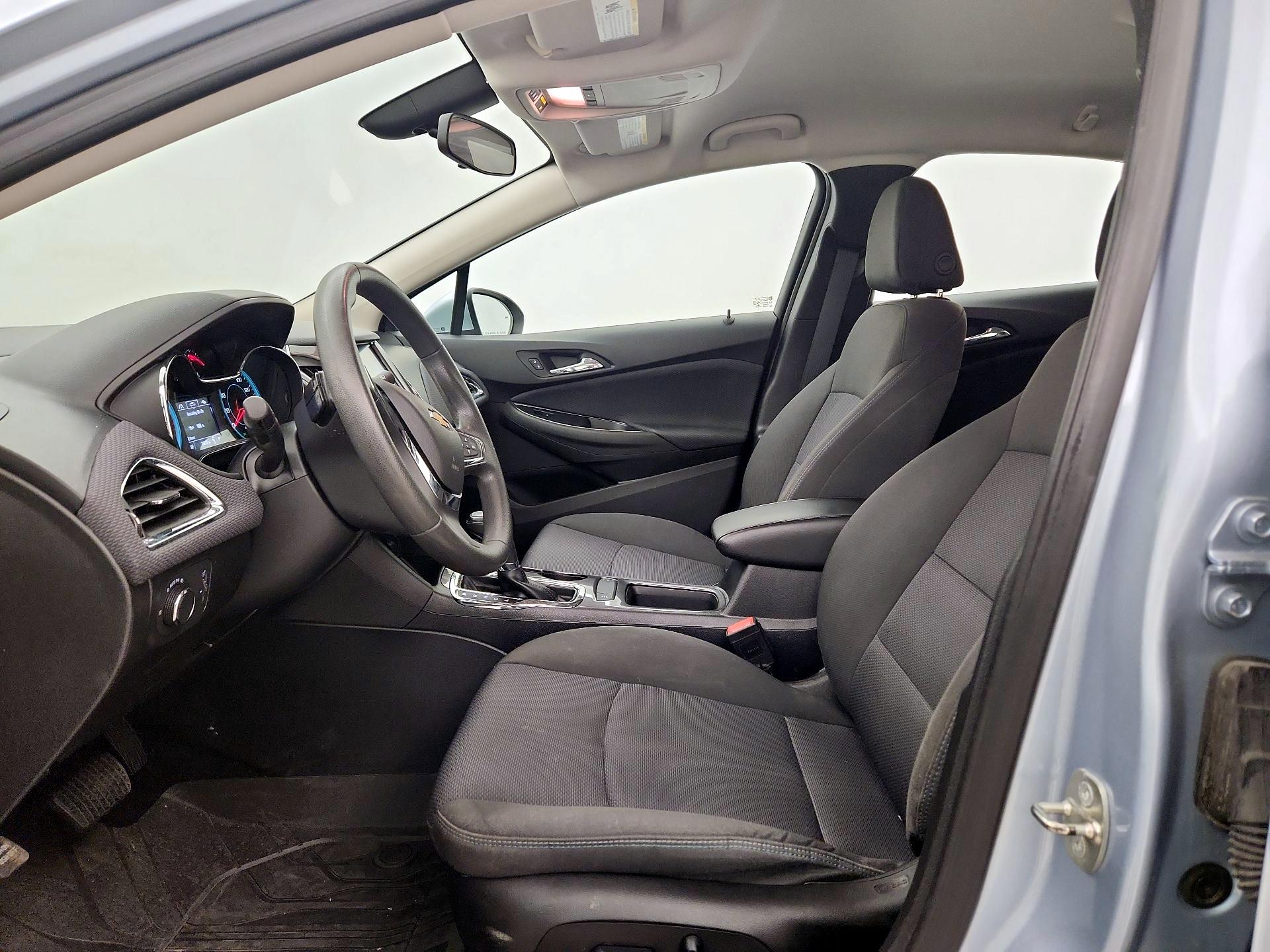 Thumbnail: 2018 Chevrolet Cruze - 11