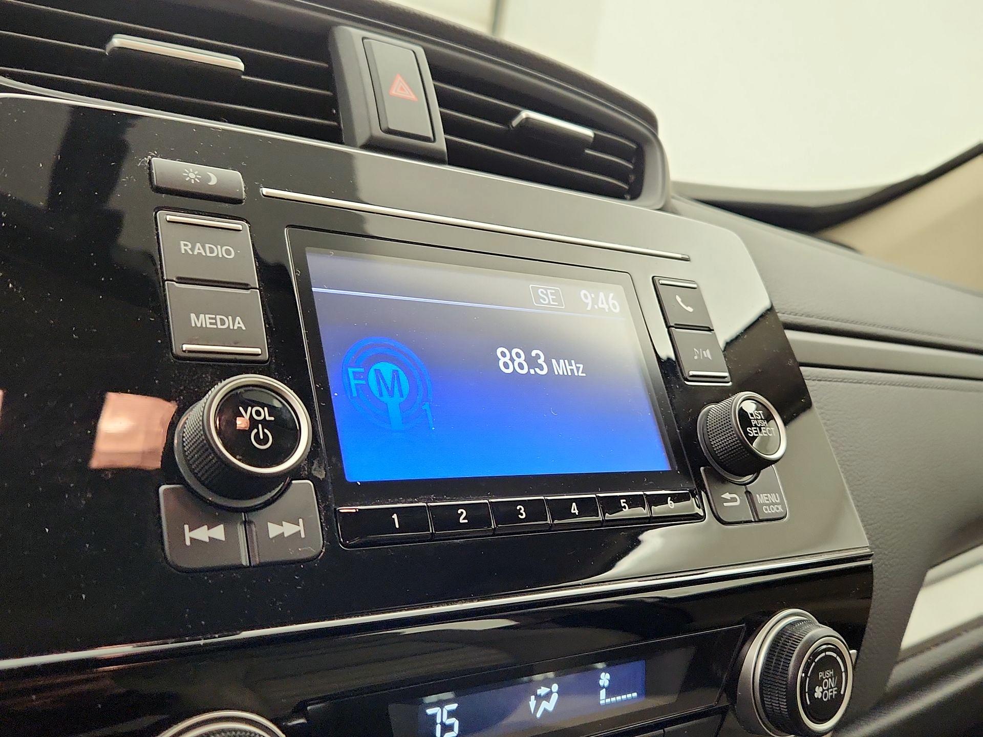 Thumbnail: 2019 Honda CR-V - 15