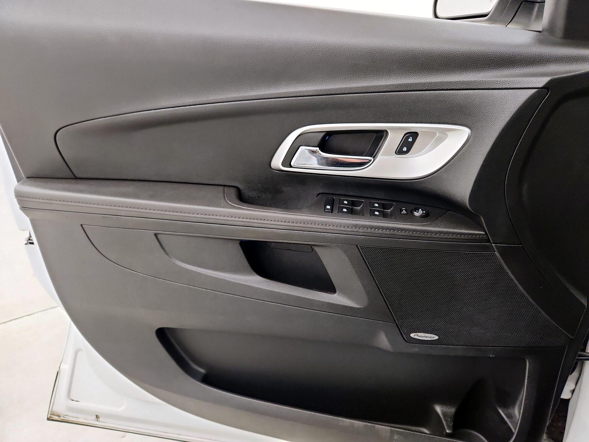 Thumbnail: 2017 Chevrolet Equinox - 12