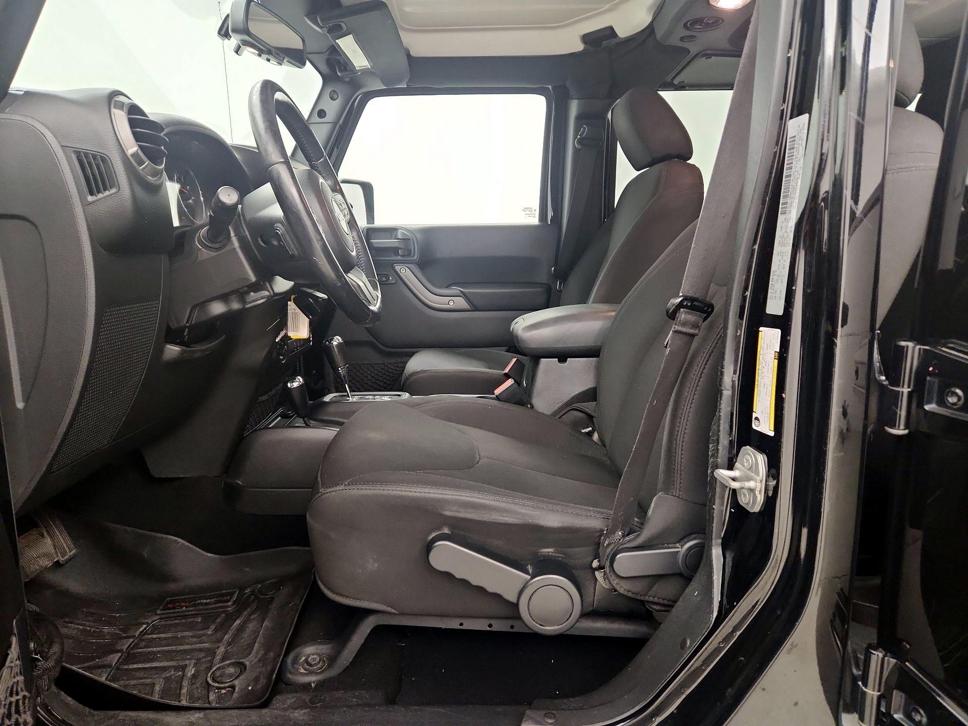 Thumbnail: 2016 Jeep Wrangler - 11