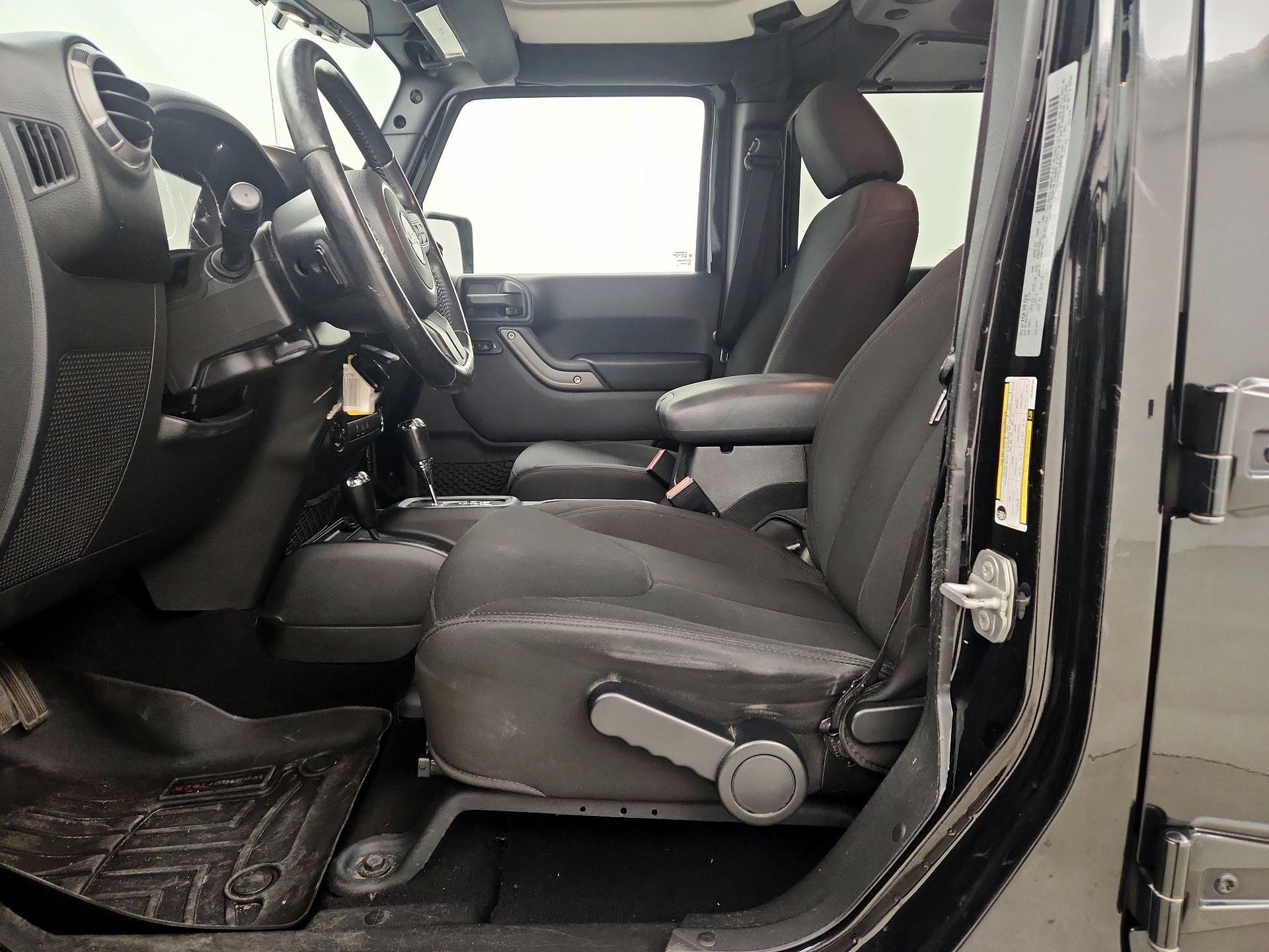 Thumbnail: 2016 Jeep Wrangler - 12