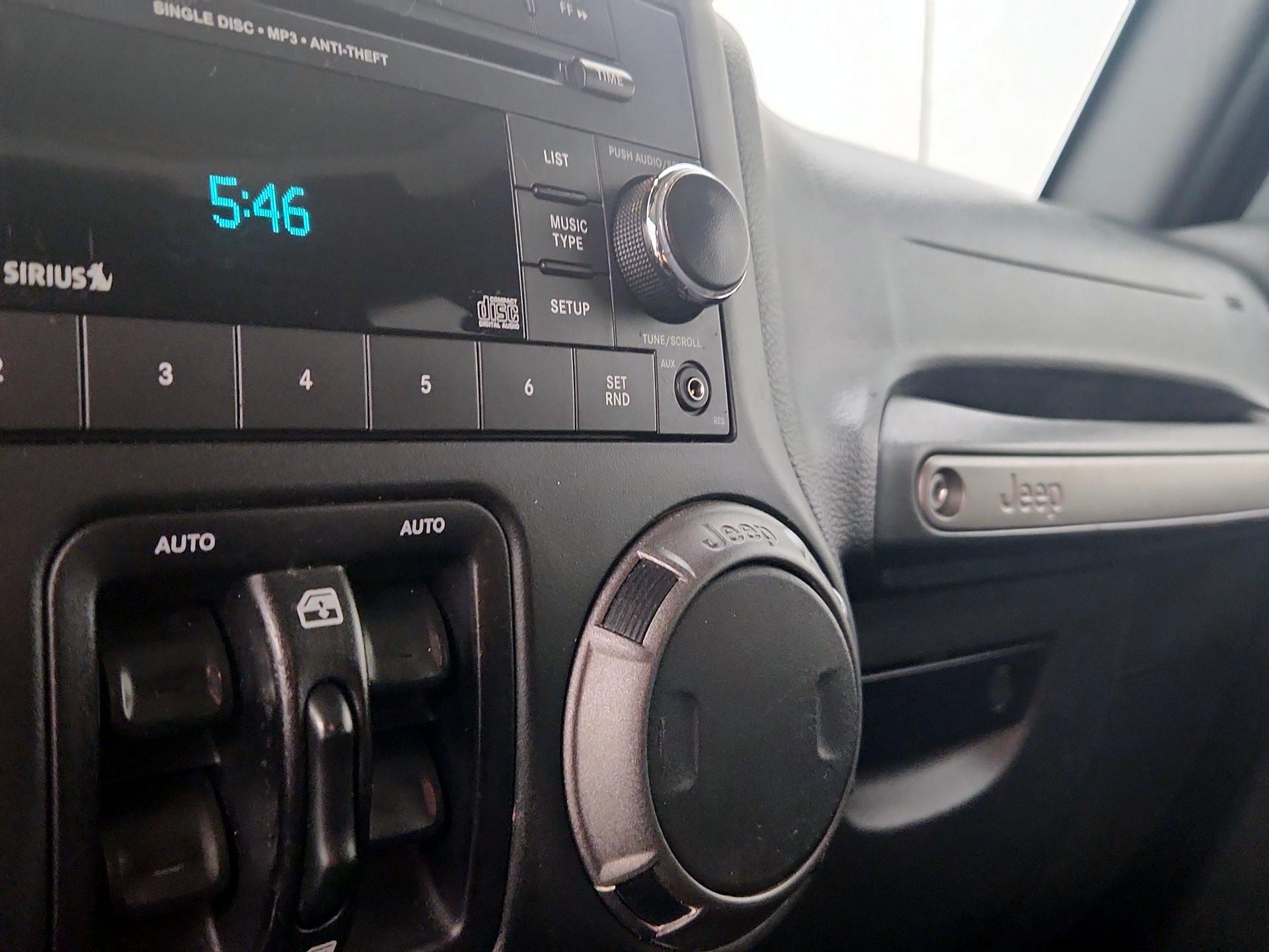 Thumbnail: 2016 Jeep Wrangler - 16