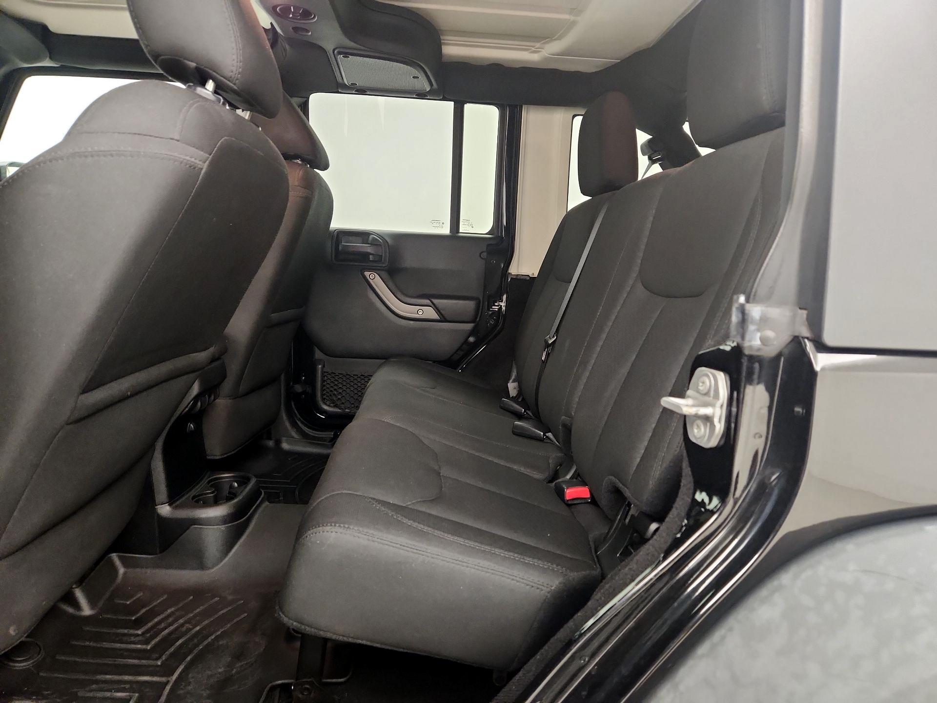 Thumbnail: 2016 Jeep Wrangler - 17