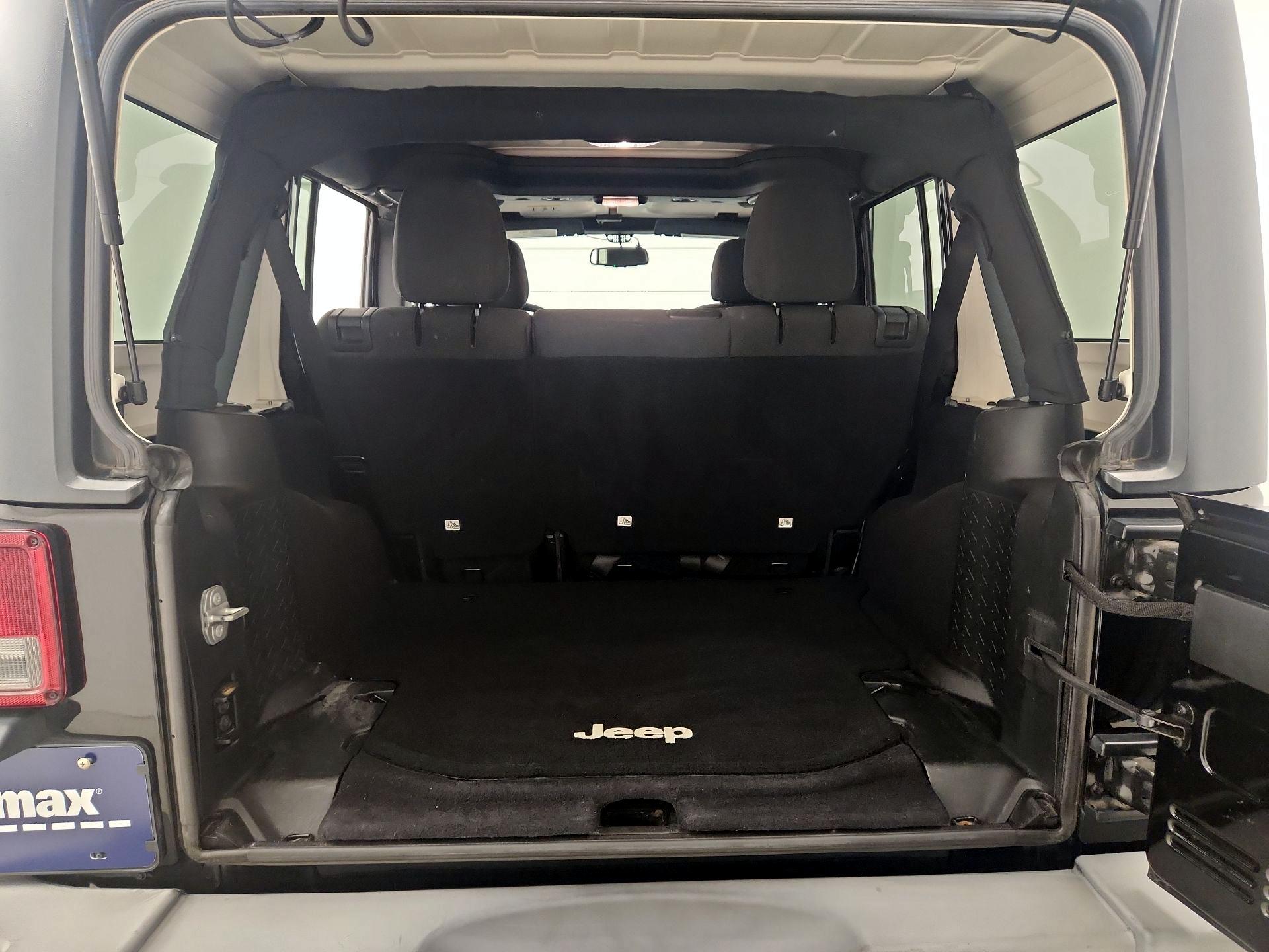 Thumbnail: 2016 Jeep Wrangler - 18