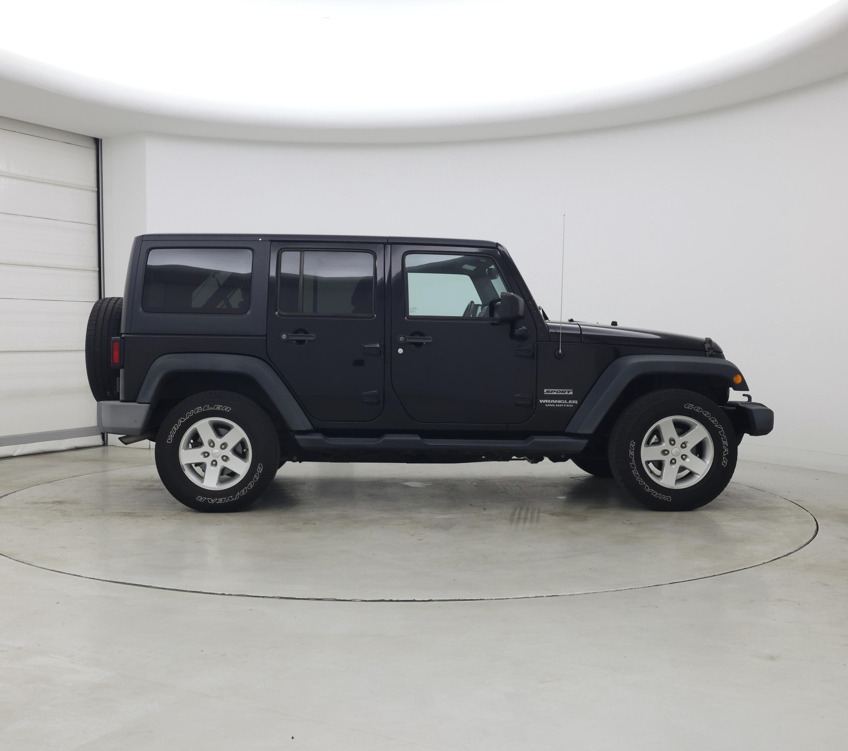 Thumbnail: 2016 Jeep Wrangler - 7