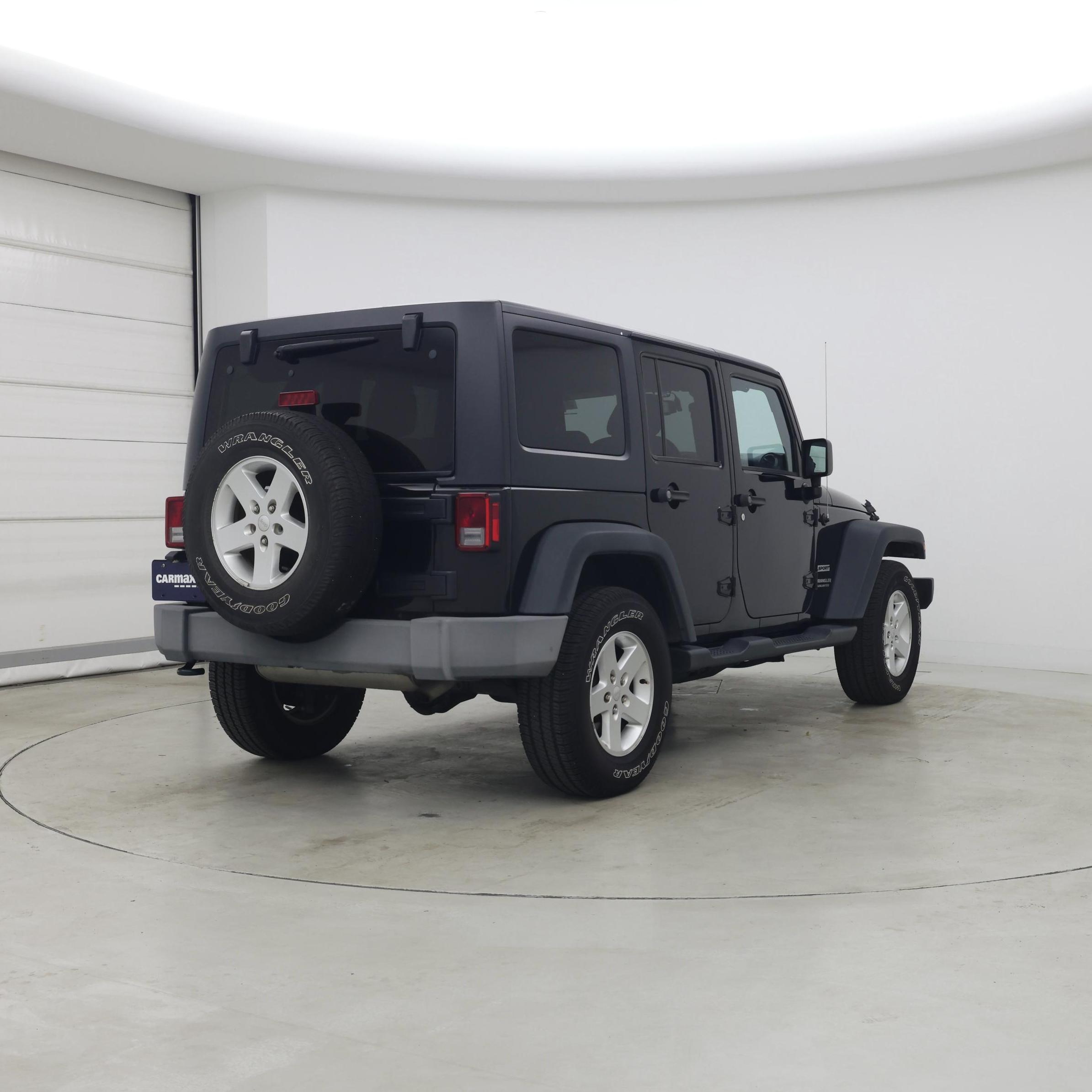 Thumbnail: 2016 Jeep Wrangler - 8