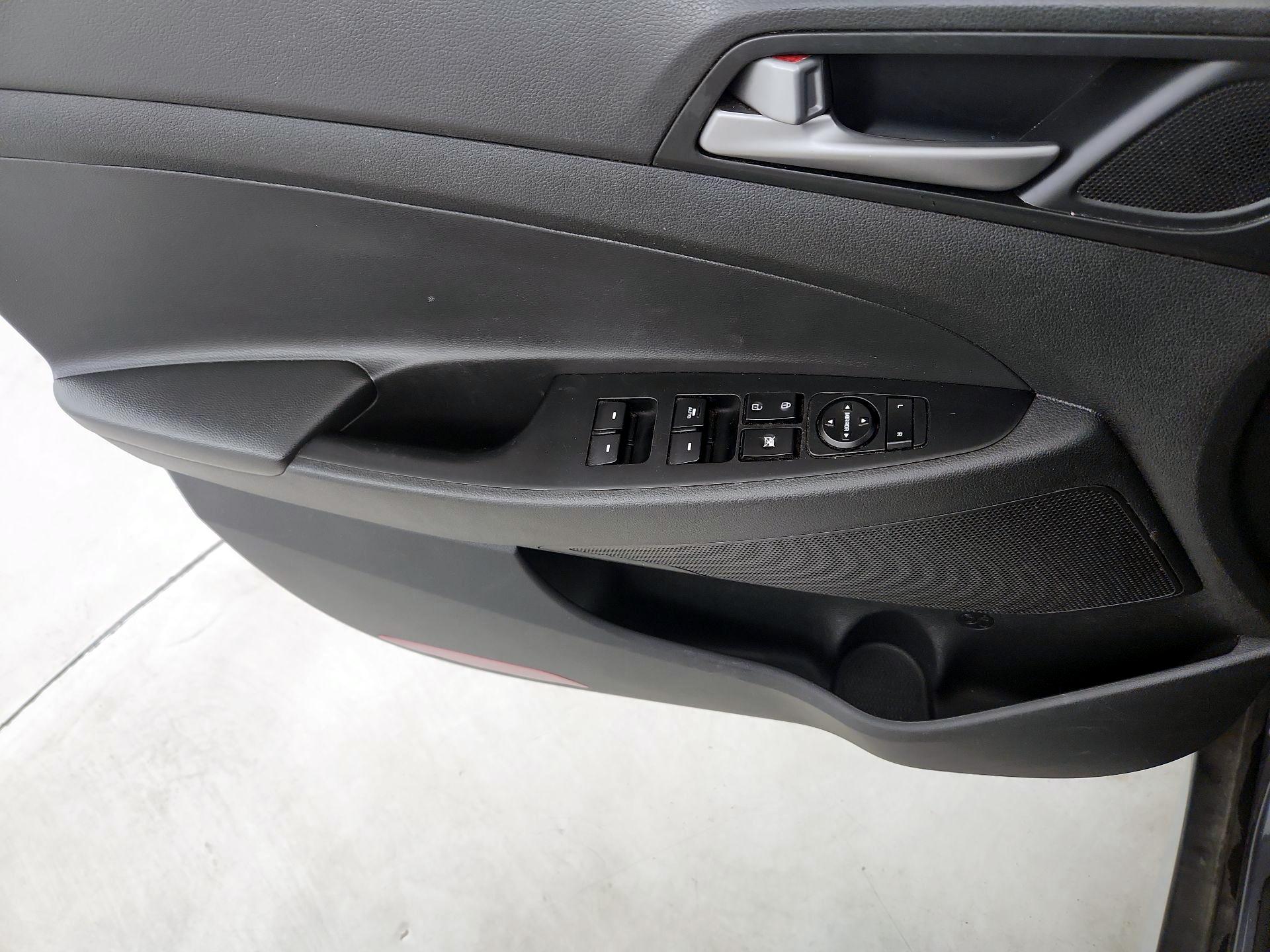 Thumbnail: 2018 Hyundai Tucson - 12