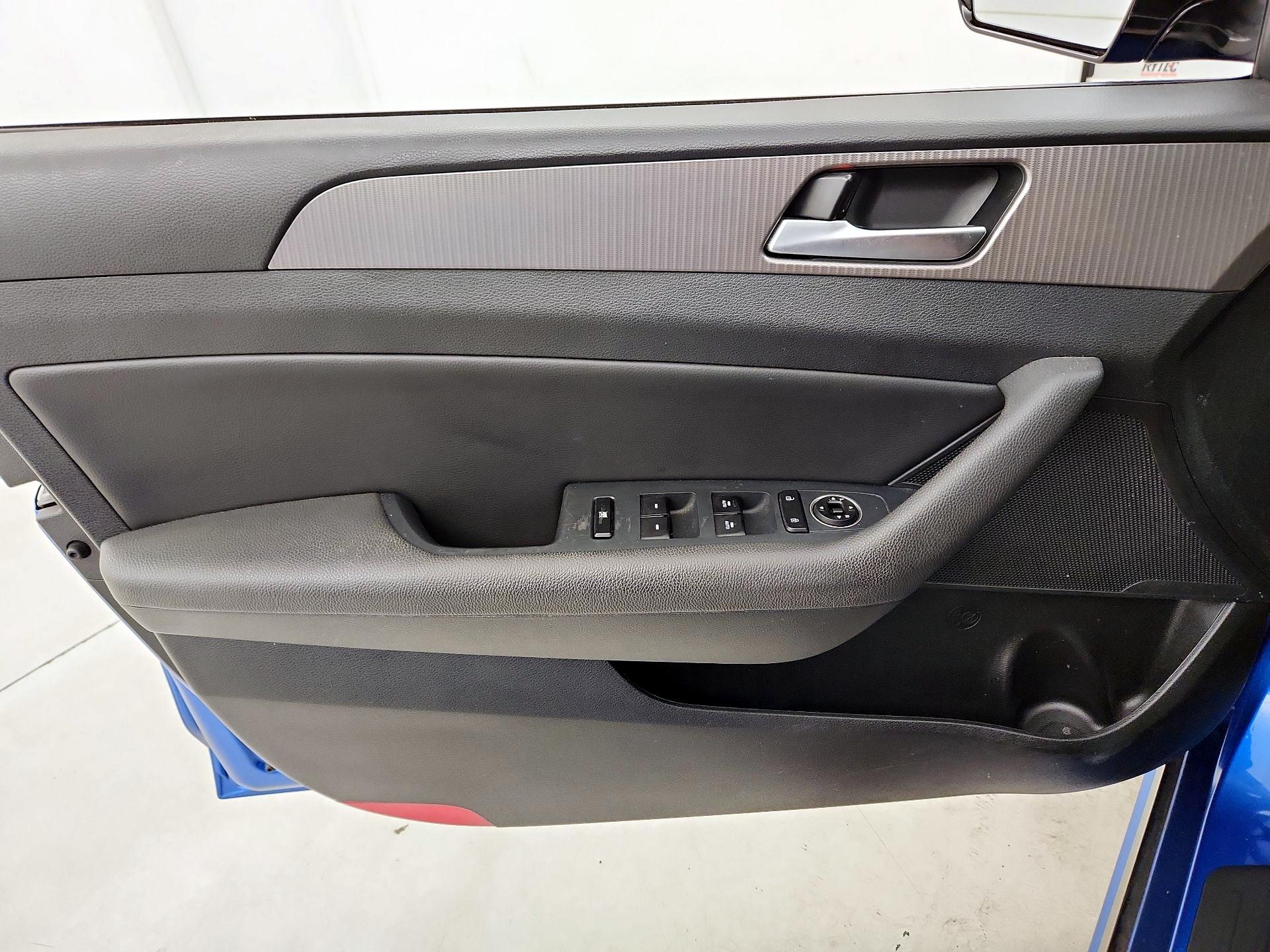 Thumbnail: 2018 Hyundai Sonata - 12