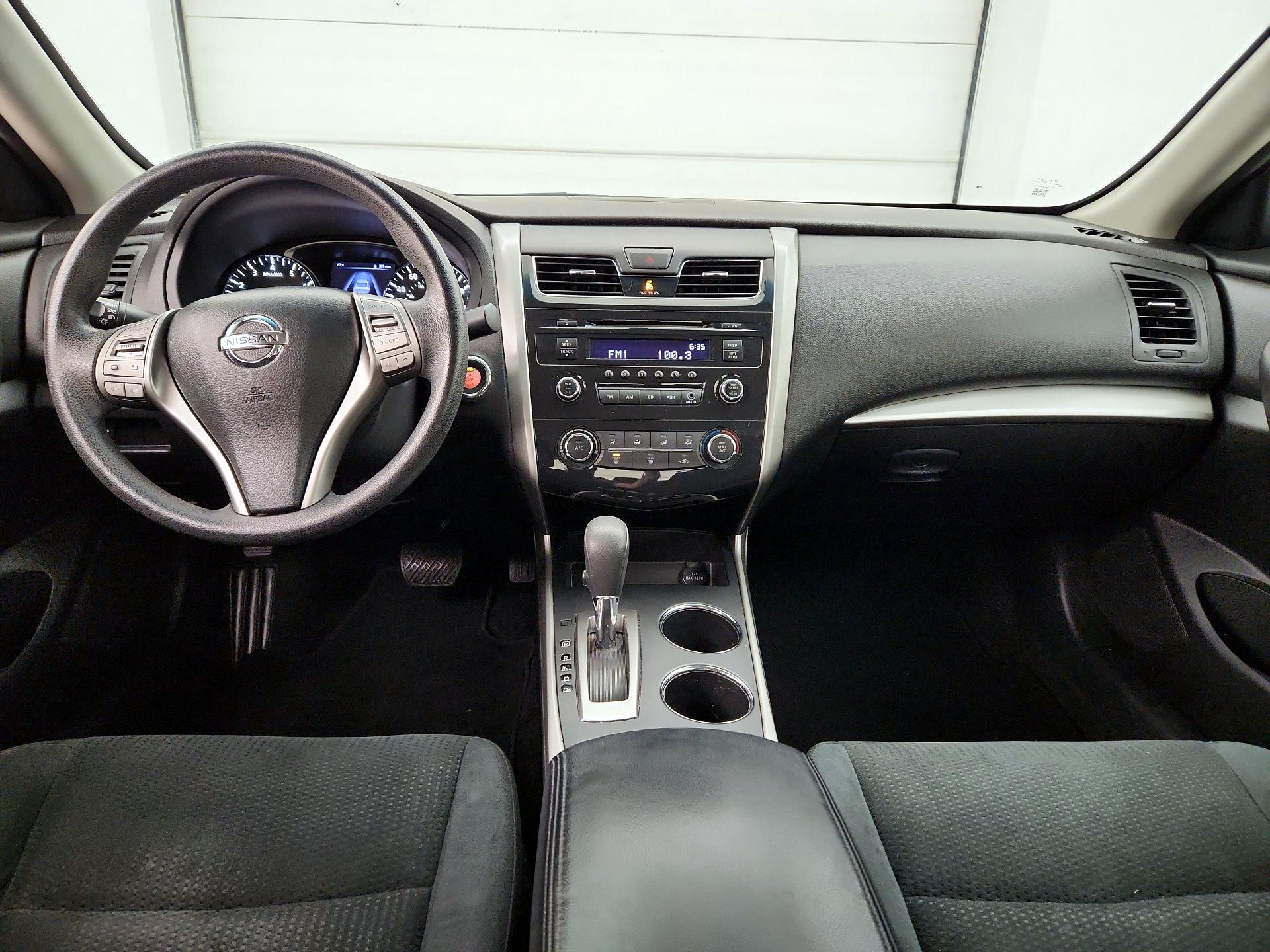 Thumbnail: 2015 Nissan Altima - 9