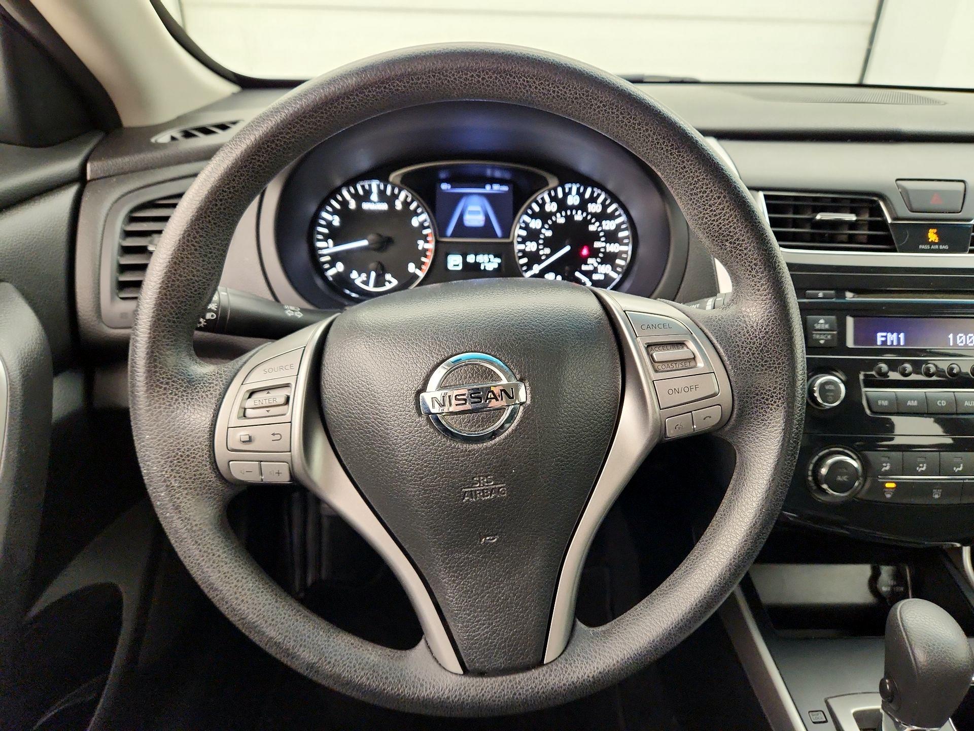 Thumbnail: 2015 Nissan Altima - 10