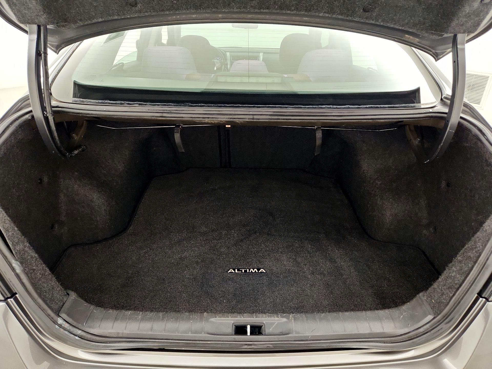 Thumbnail: 2015 Nissan Altima - 19