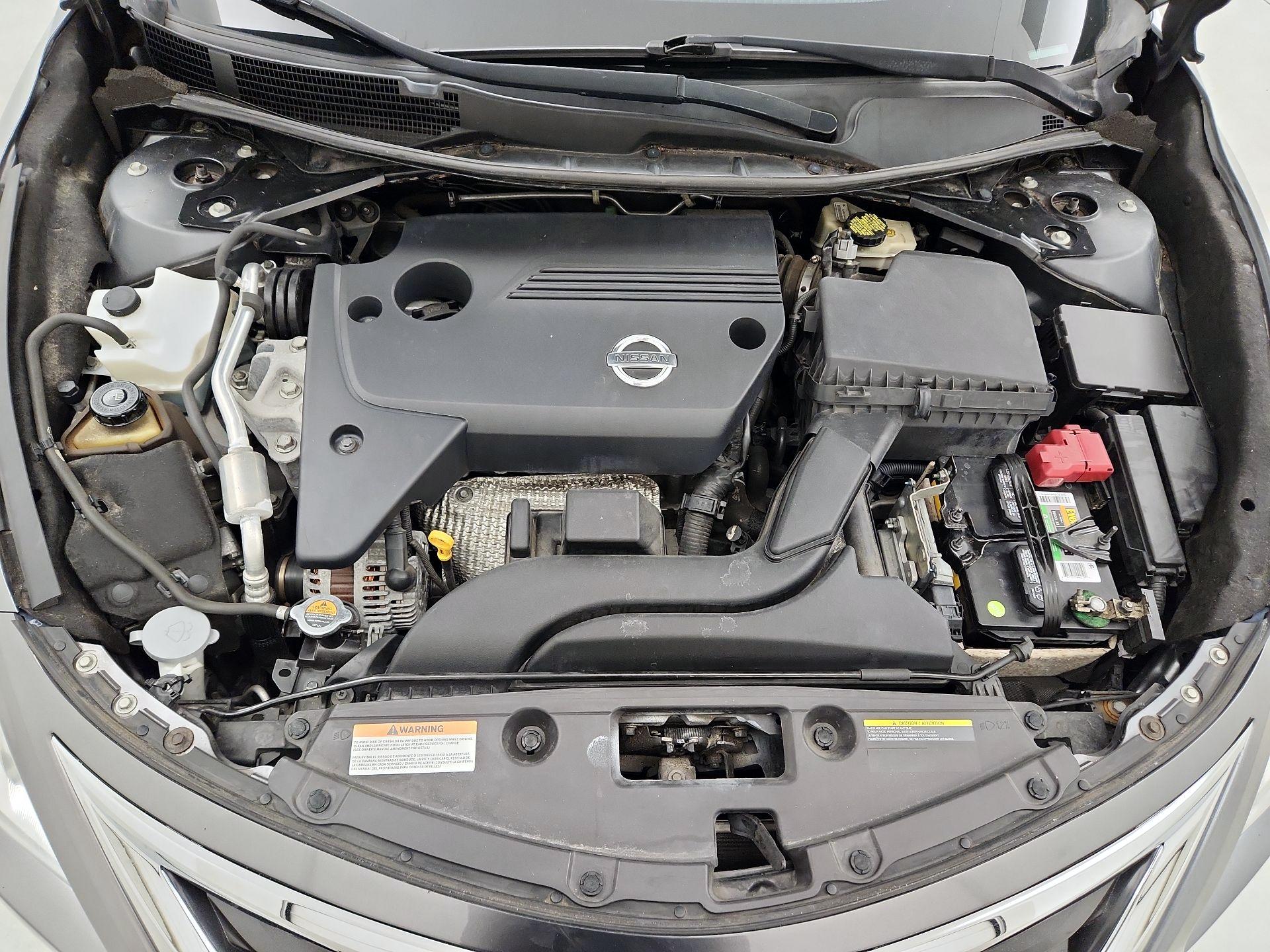 Thumbnail: 2015 Nissan Altima - 20