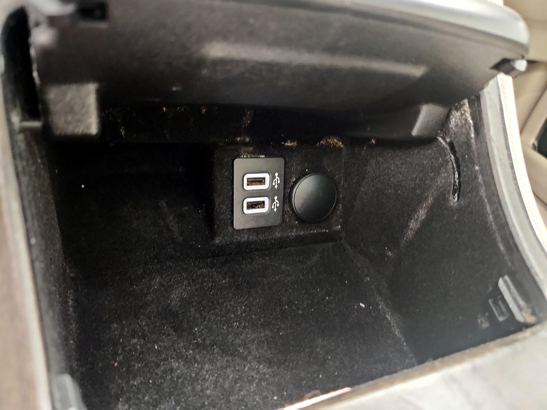 Thumbnail: 2017 Lincoln Continental - 18