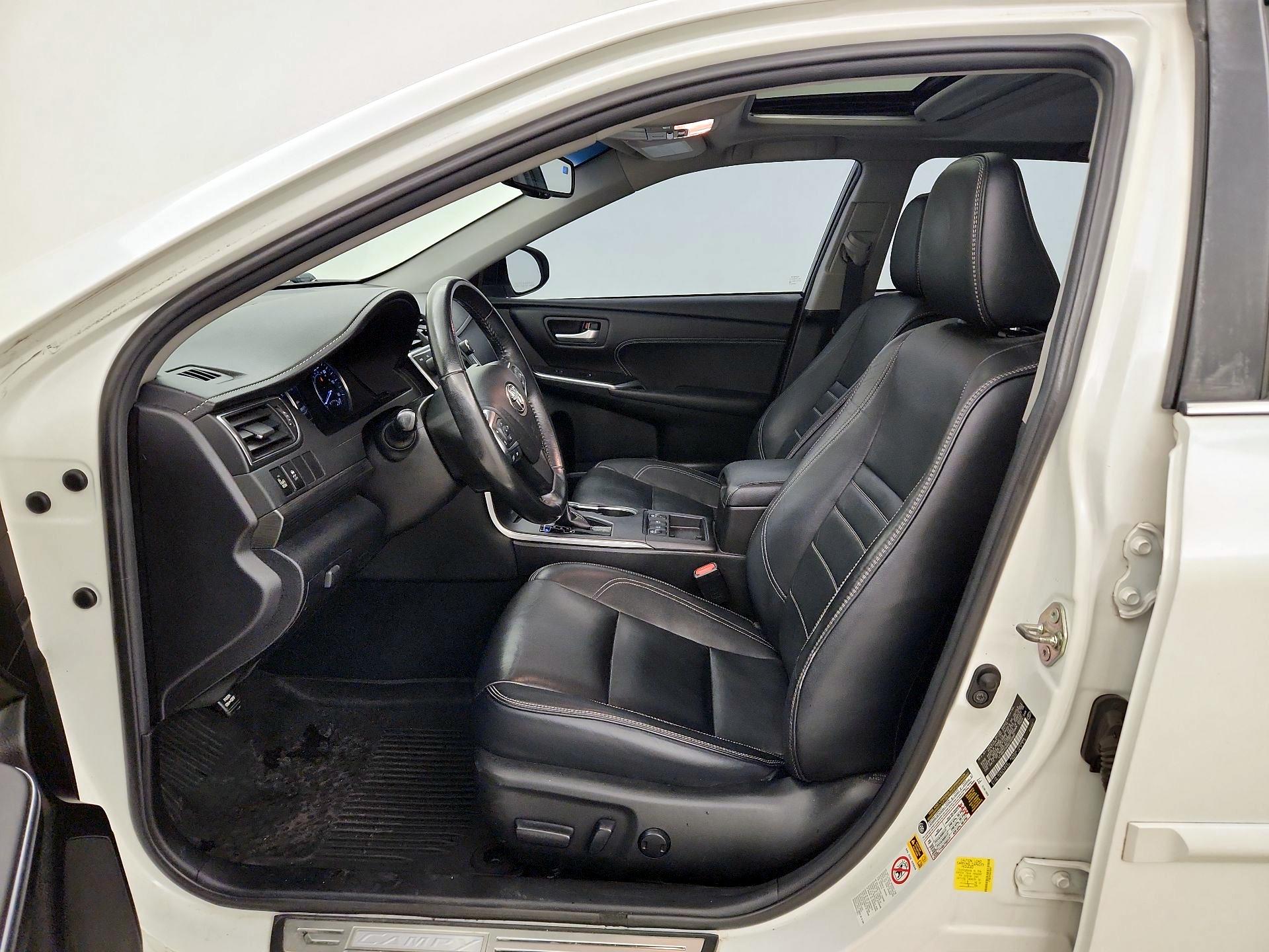 Thumbnail: 2016 Toyota Camry - 11