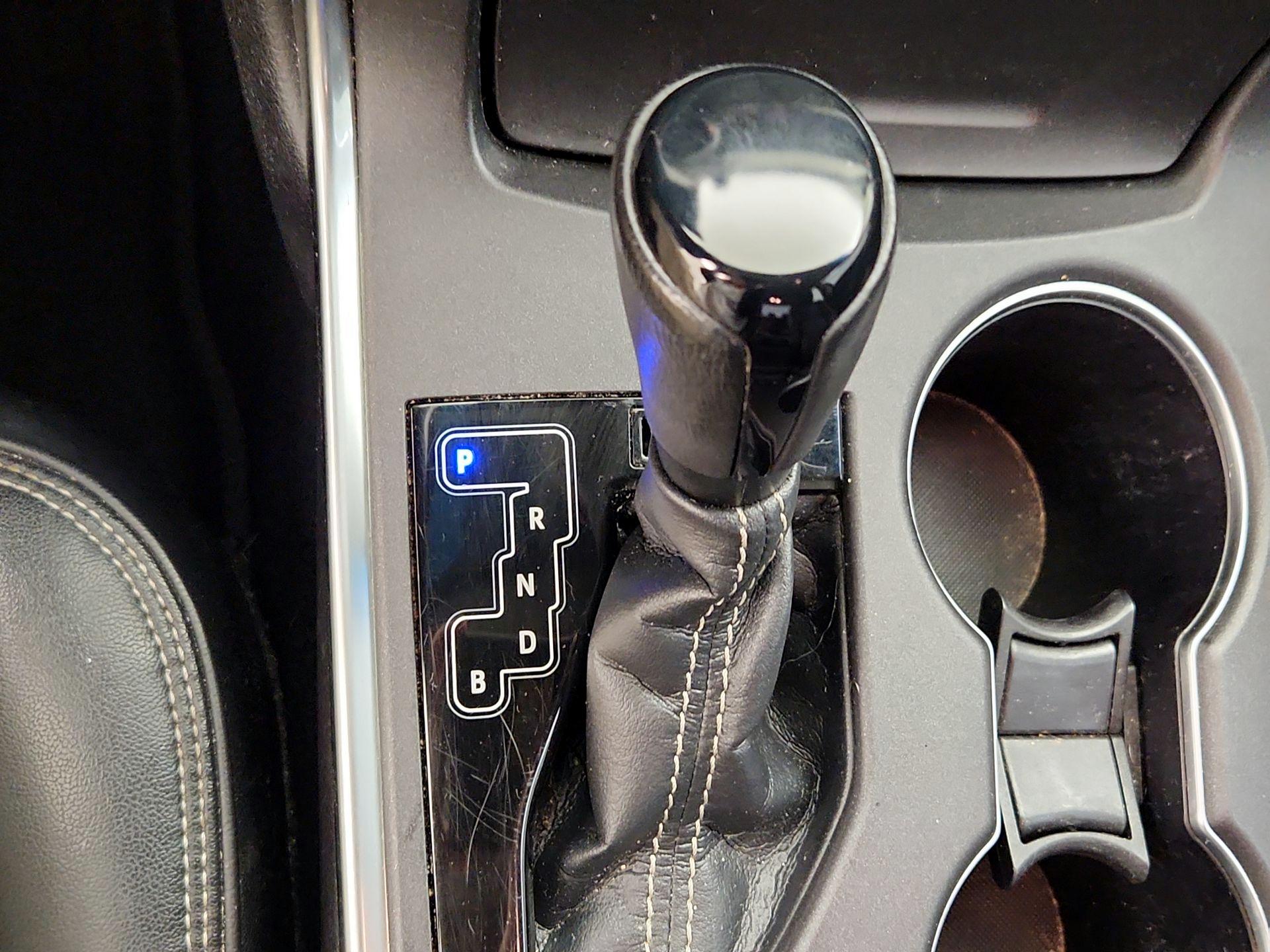 Thumbnail: 2016 Toyota Camry - 18