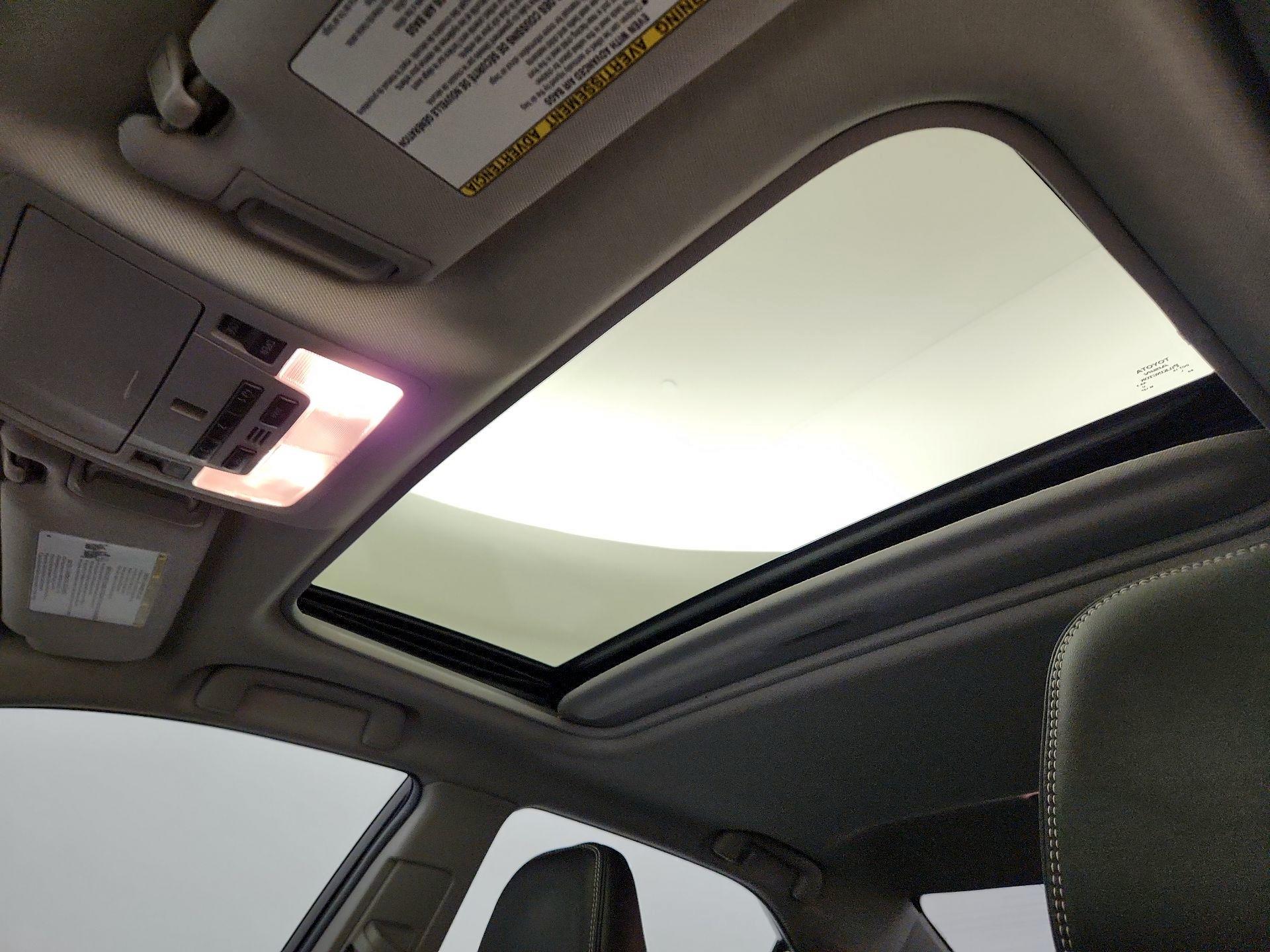 Thumbnail: 2016 Toyota Camry - 20