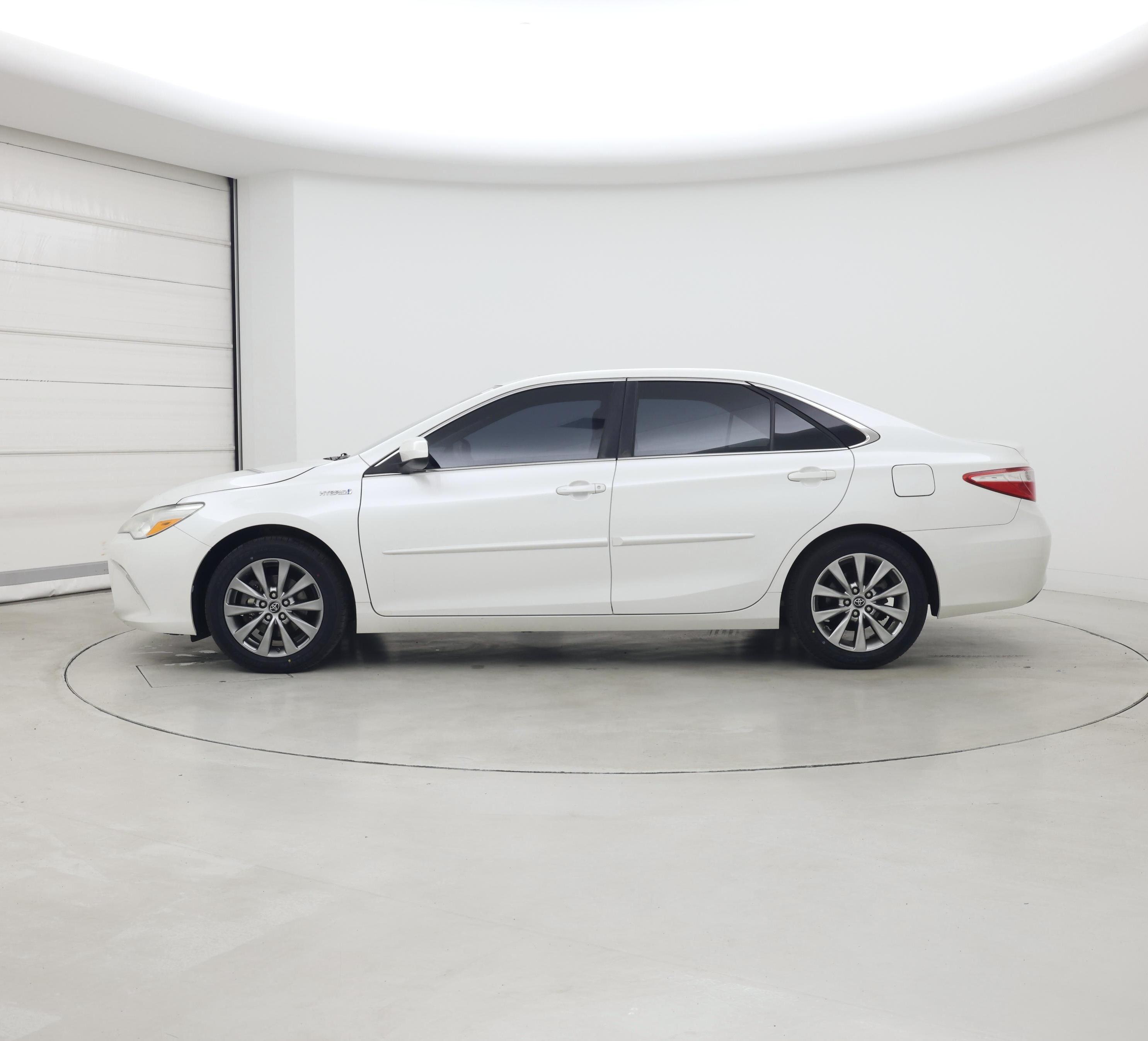 Thumbnail: 2016 Toyota Camry - 3