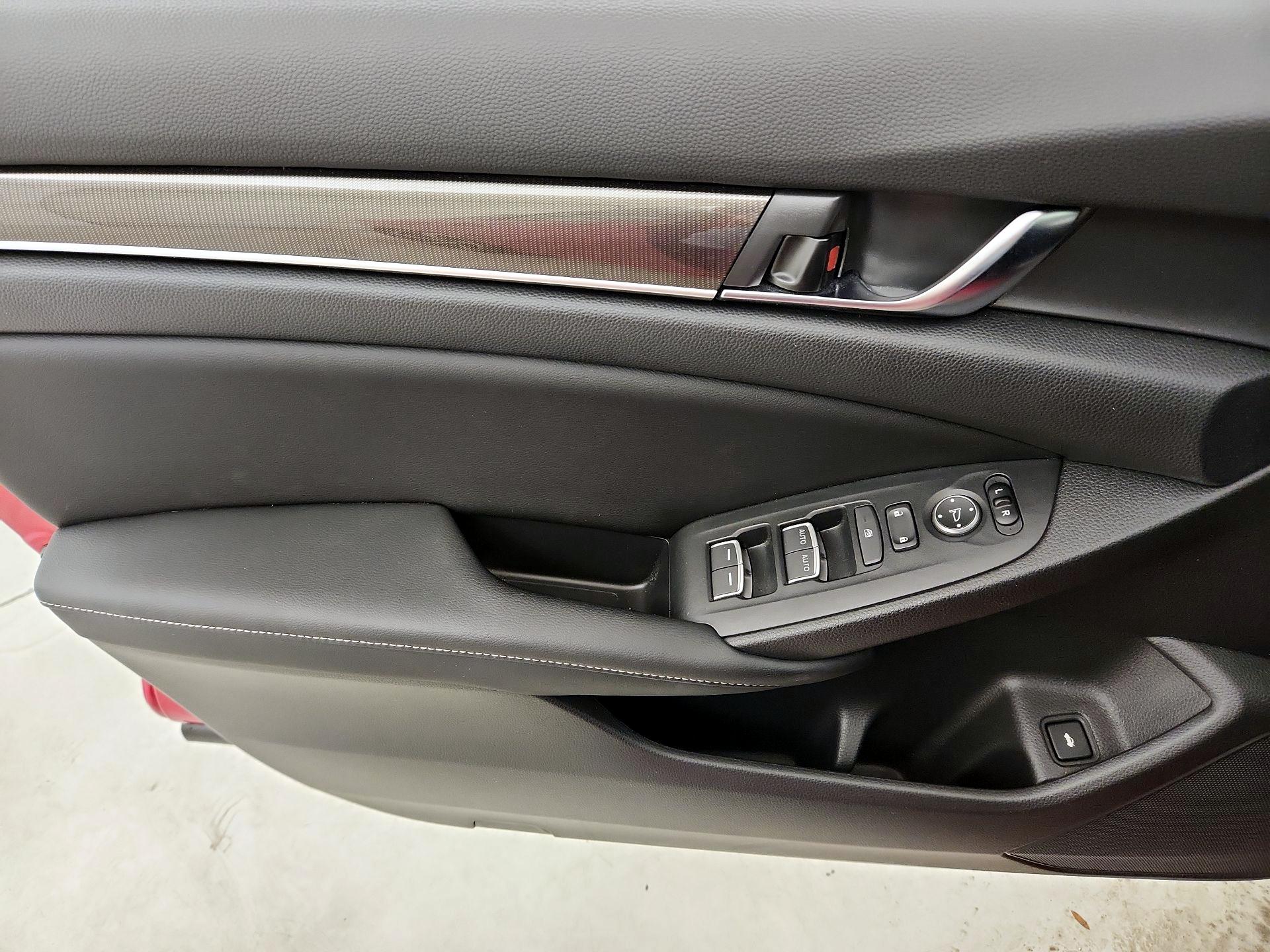 Thumbnail: 2018 Honda Accord - 12