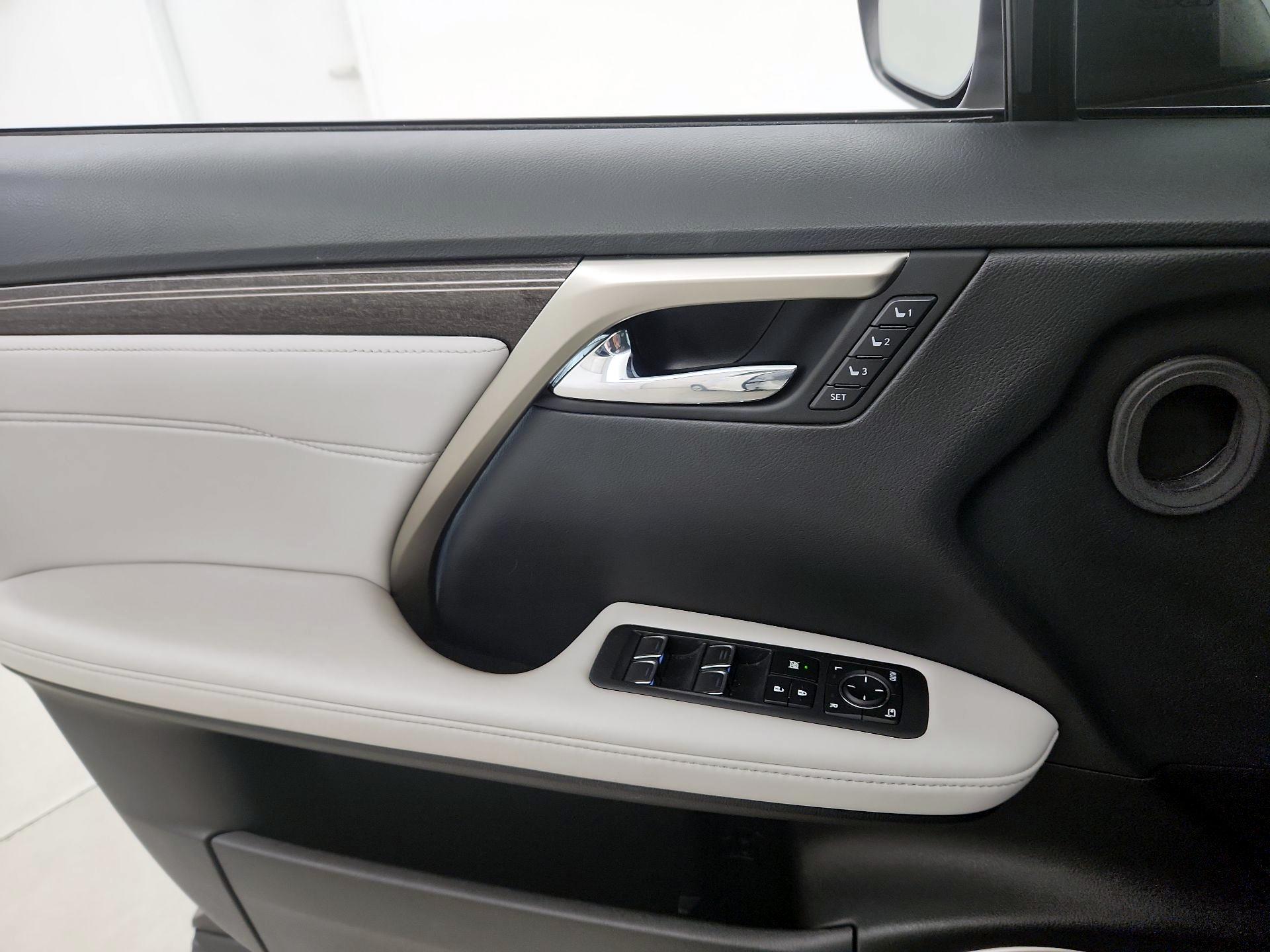 Thumbnail: 2020 Lexus RX - 12