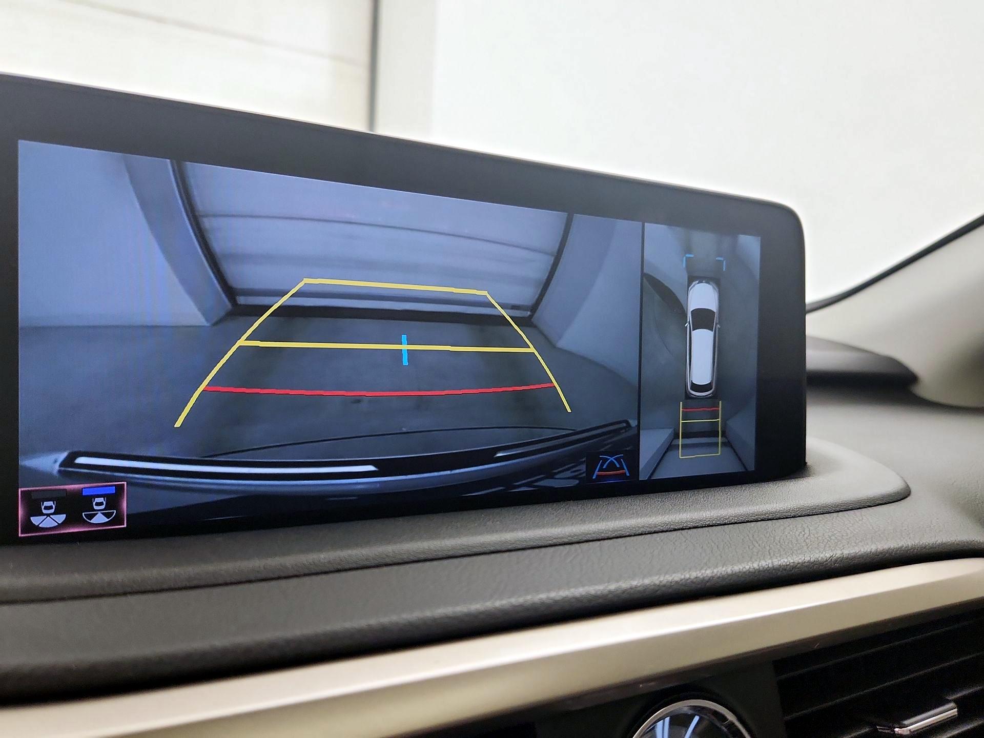 Thumbnail: 2020 Lexus RX - 15