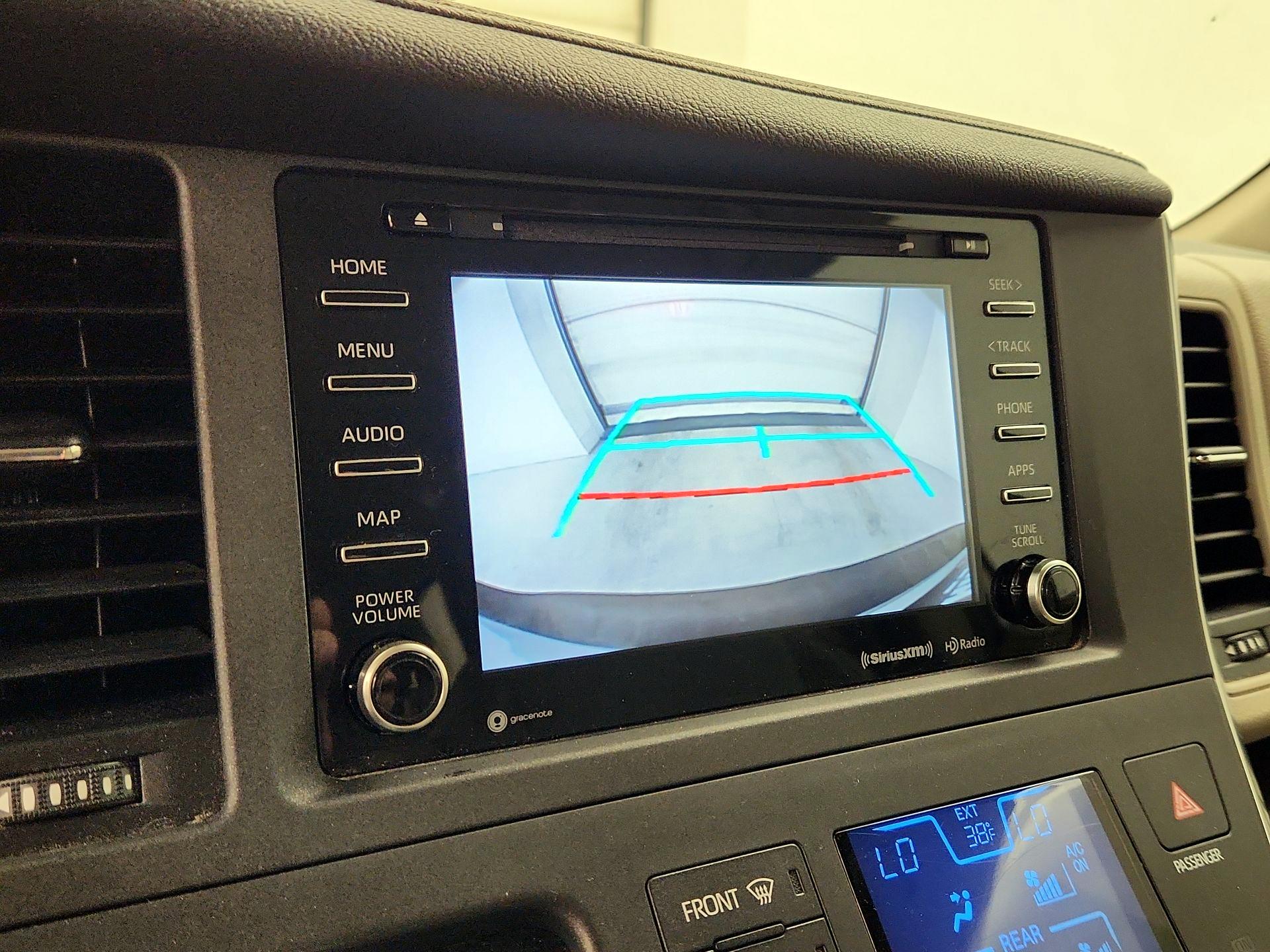 Thumbnail: 2019 Toyota Sienna - 14