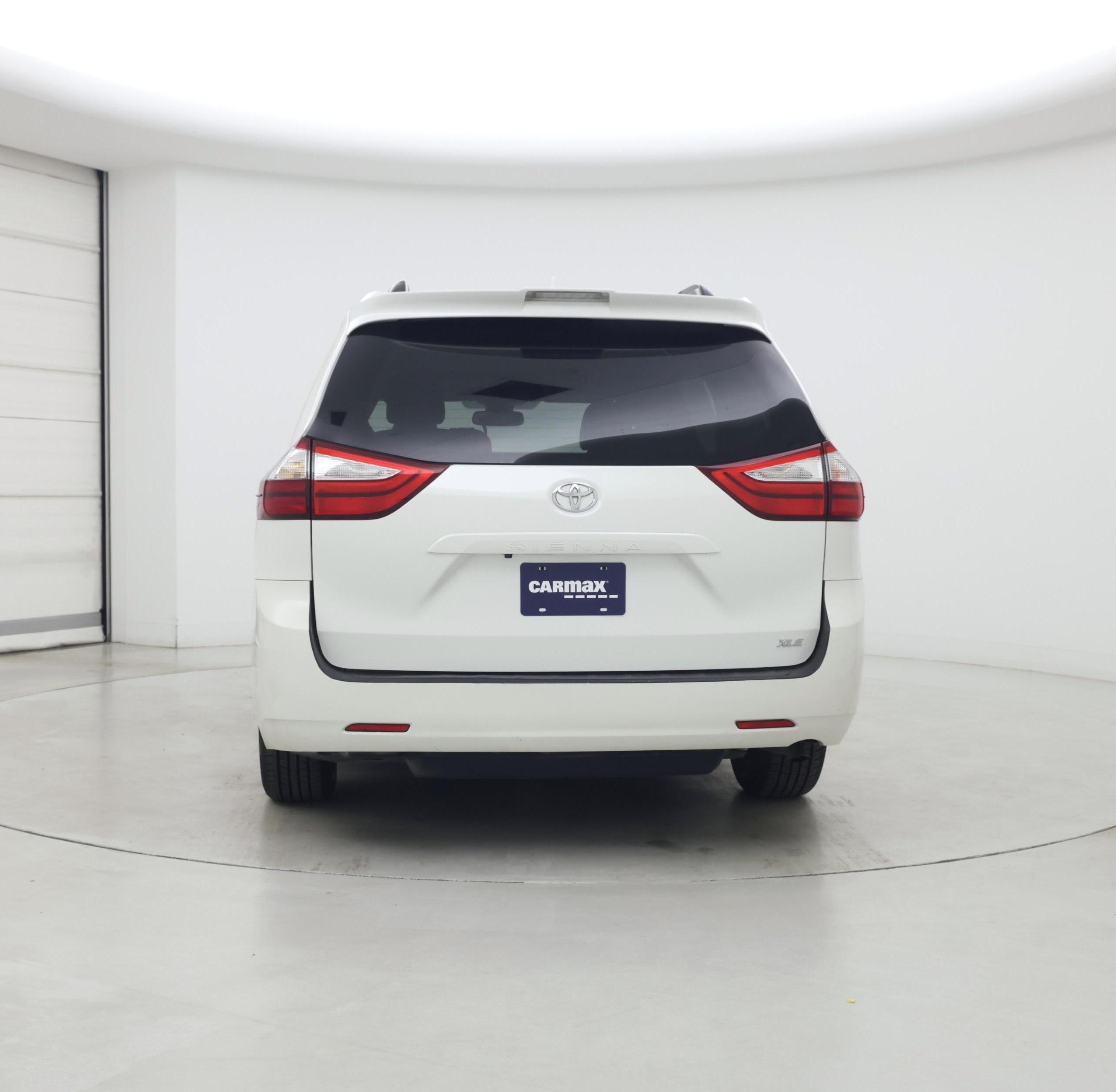 Thumbnail: 2019 Toyota Sienna - 6