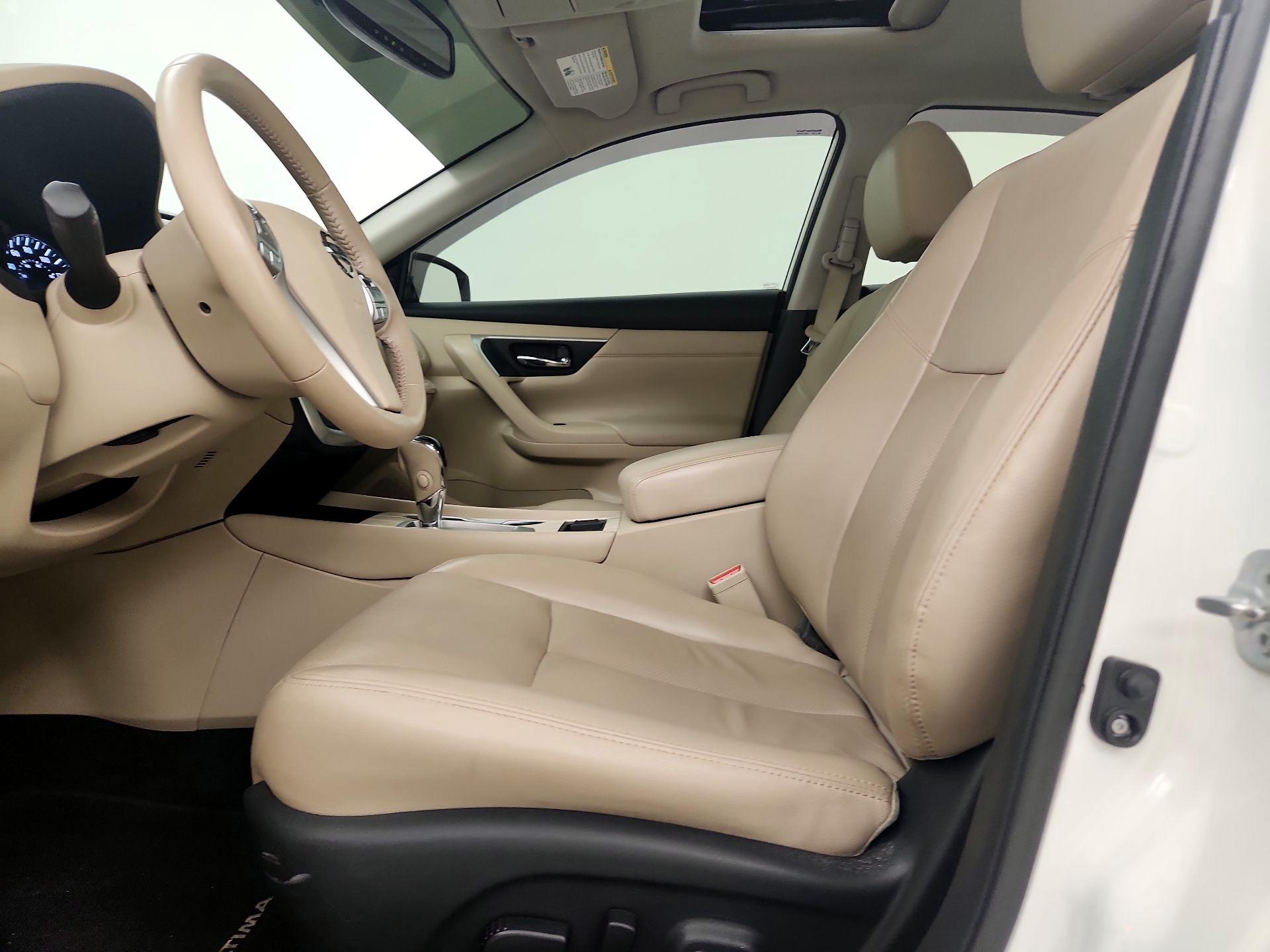 Thumbnail: 2016 Nissan Altima - 11