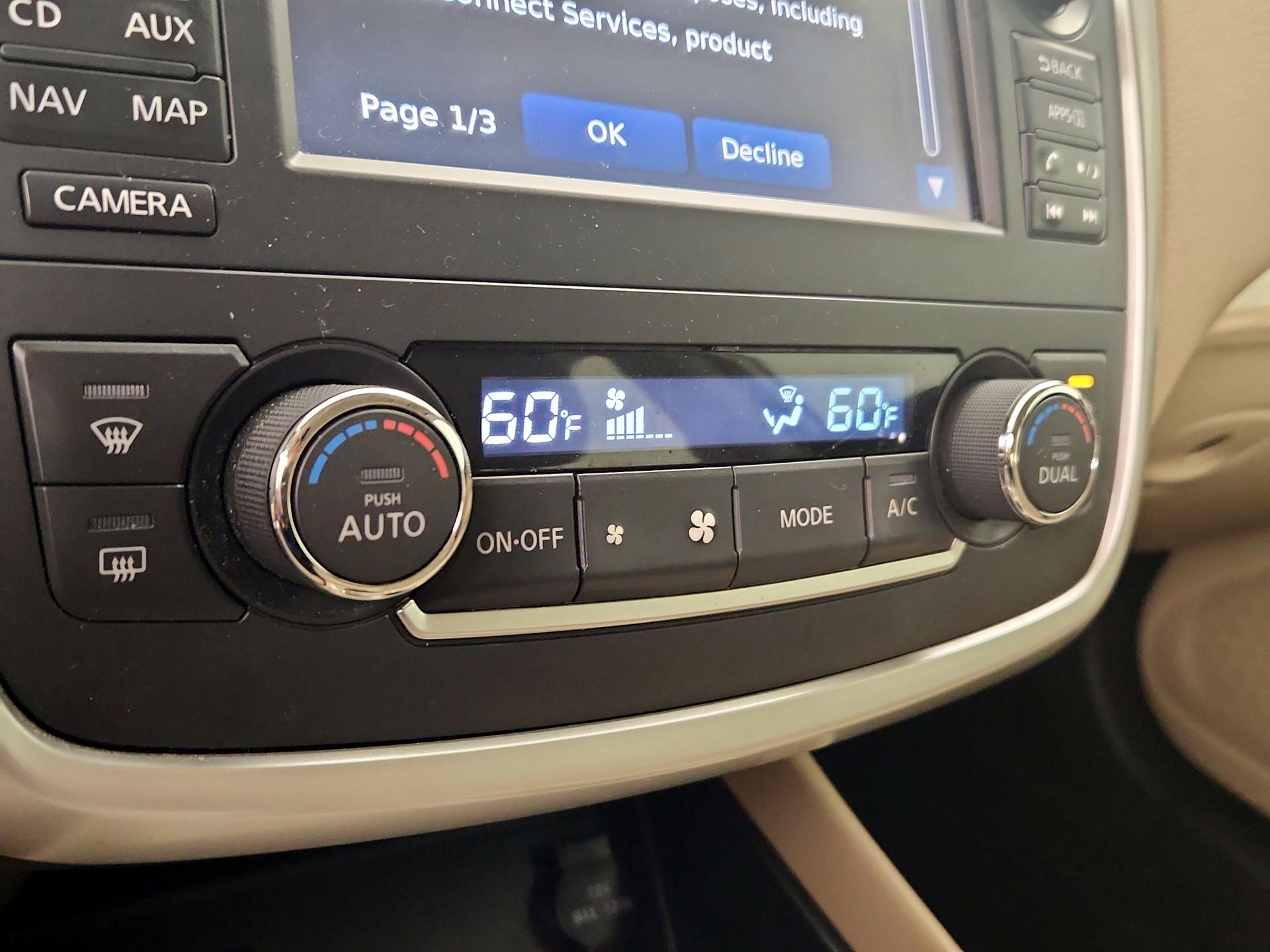 Thumbnail: 2016 Nissan Altima - 16