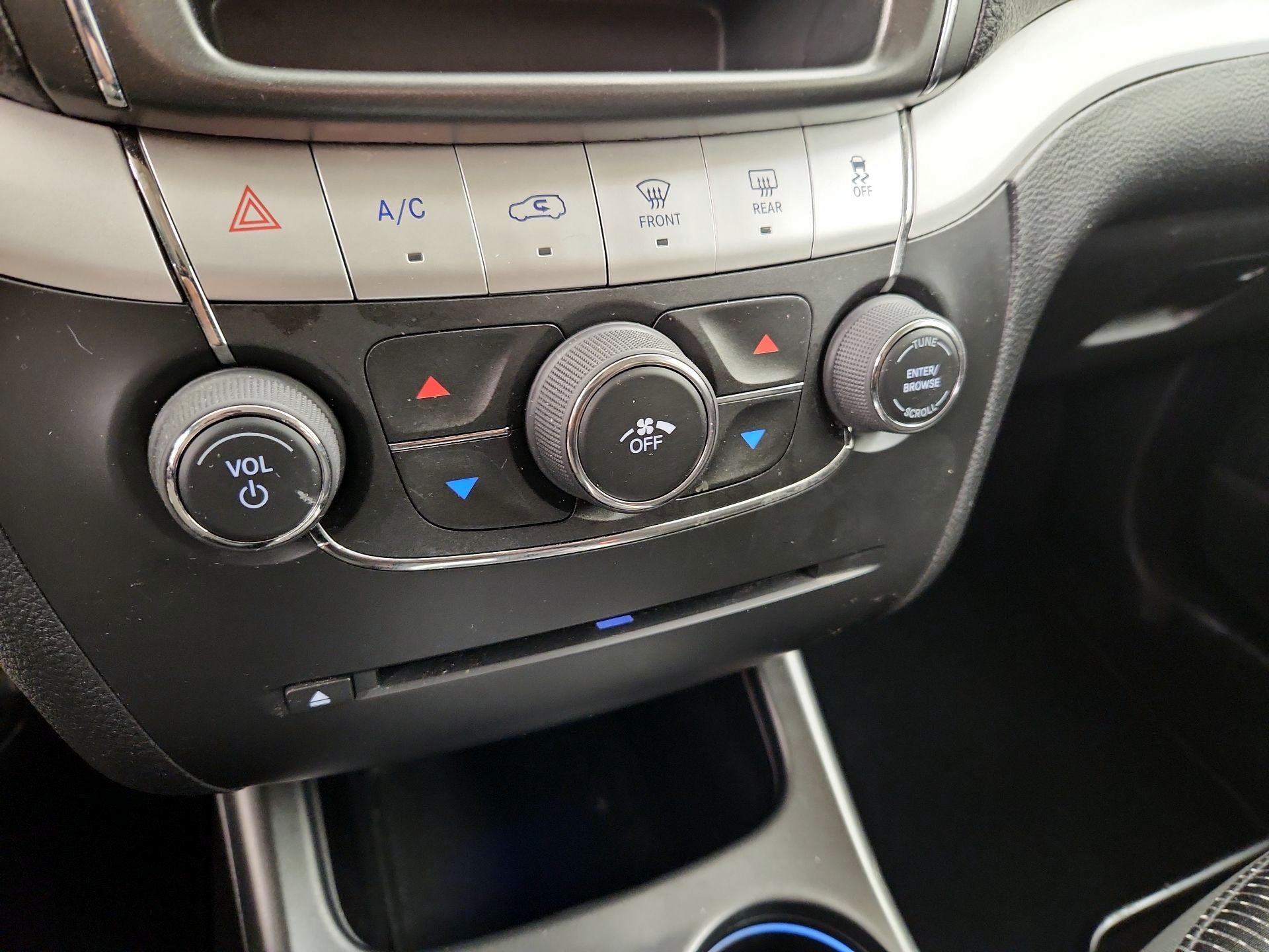 Thumbnail: 2019 Dodge Journey - 16