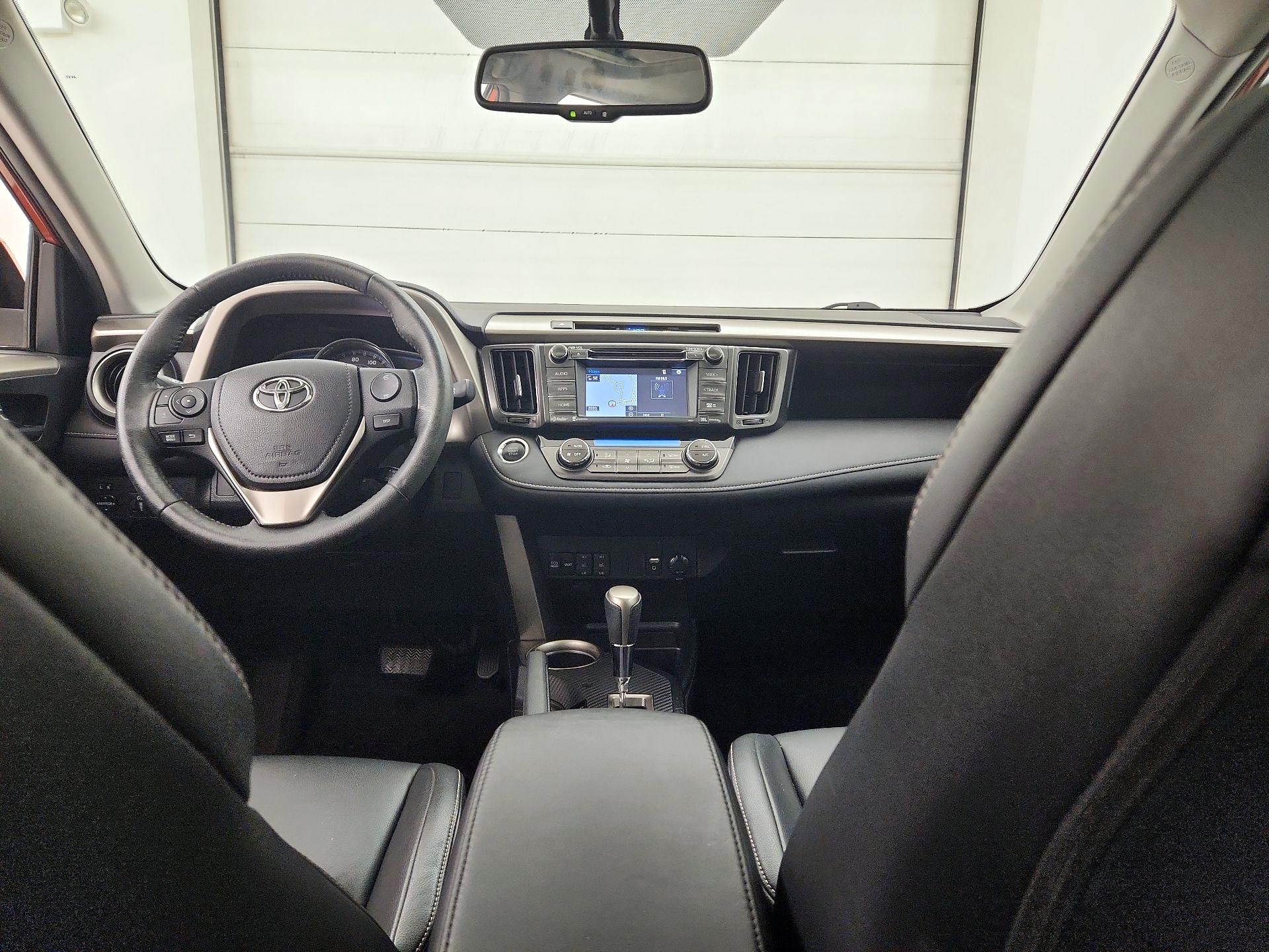 Thumbnail: 2015 Toyota RAV4 - 9