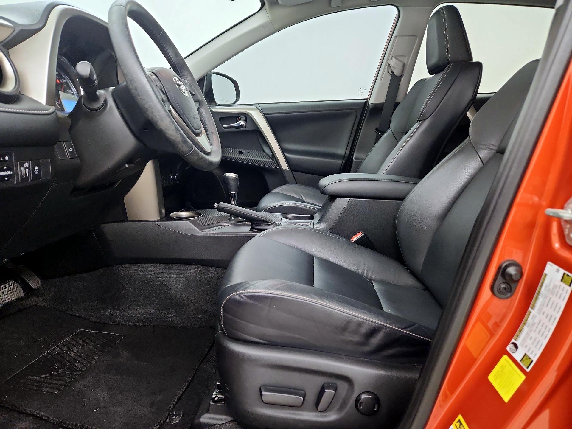 Thumbnail: 2015 Toyota RAV4 - 11