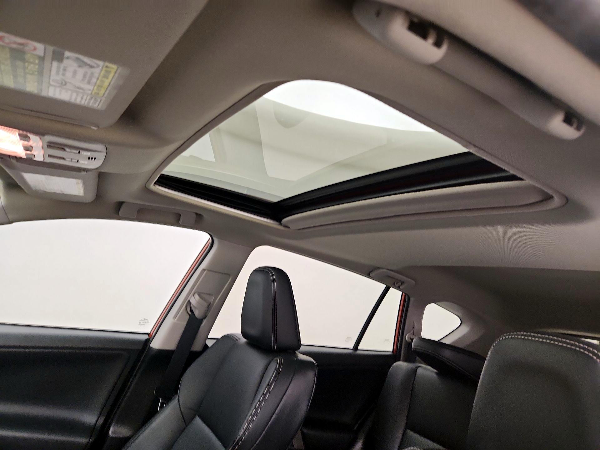 Thumbnail: 2015 Toyota RAV4 - 19