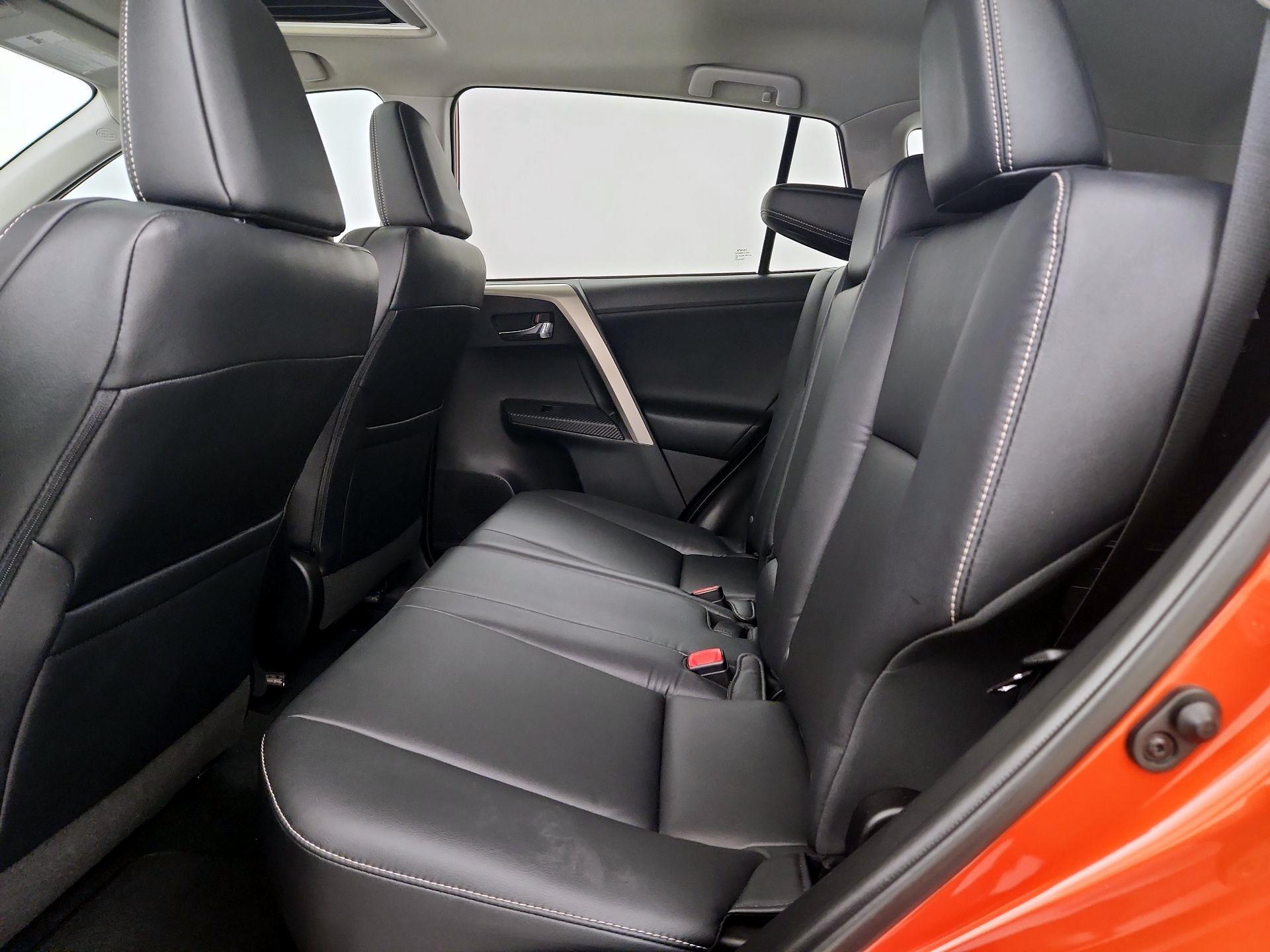 Thumbnail: 2015 Toyota RAV4 - 20