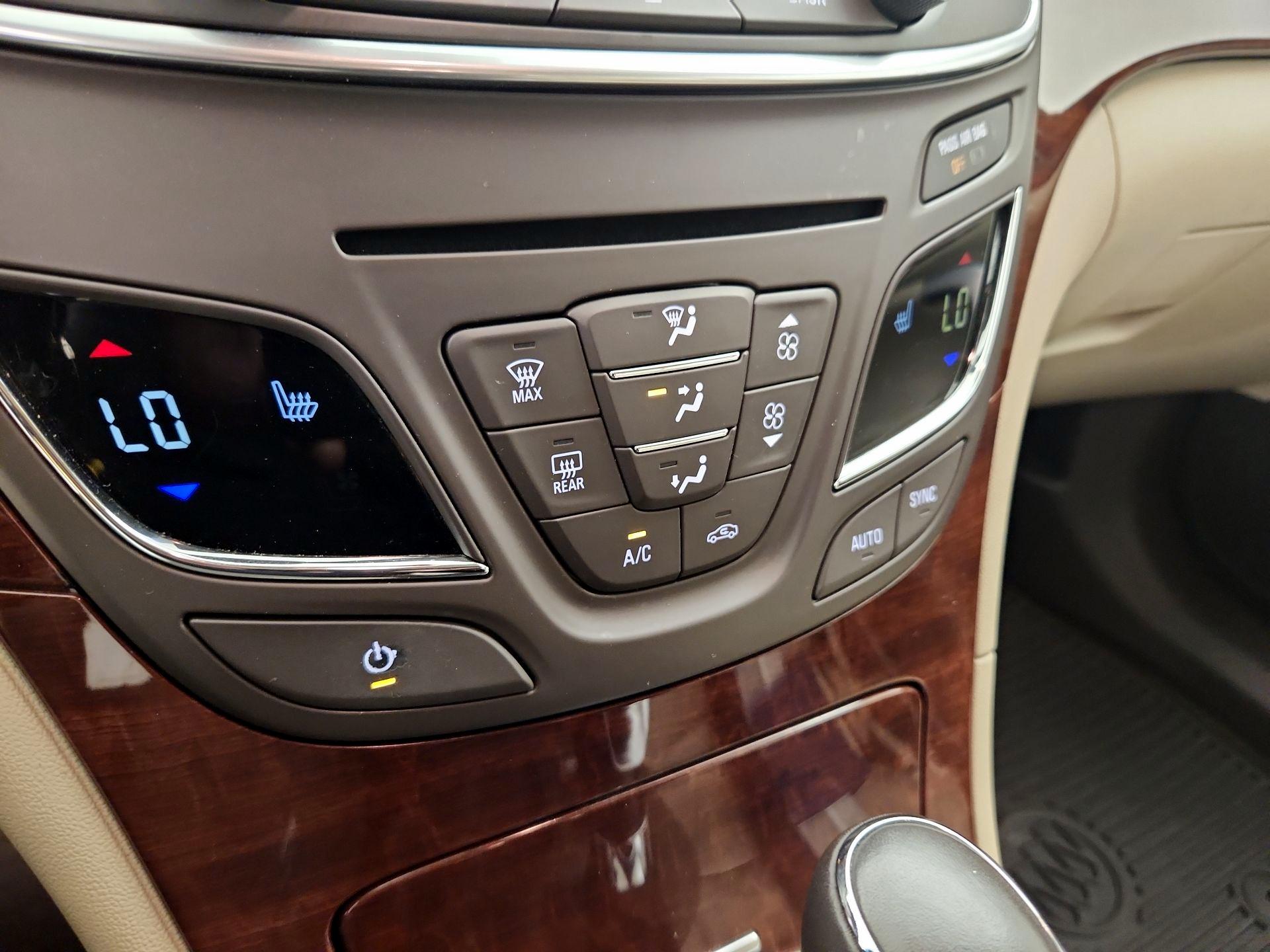 Thumbnail: 2017 Buick Regal - 17