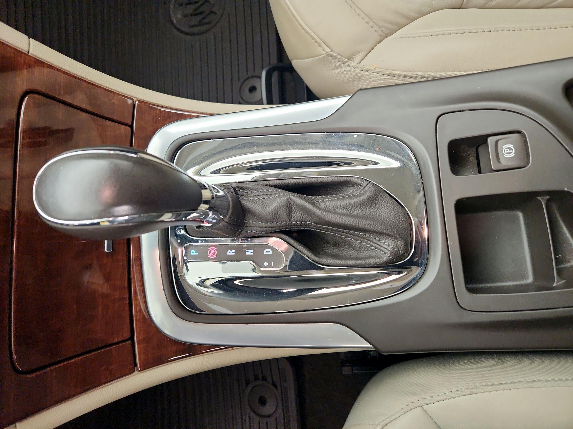 Thumbnail: 2017 Buick Regal - 18