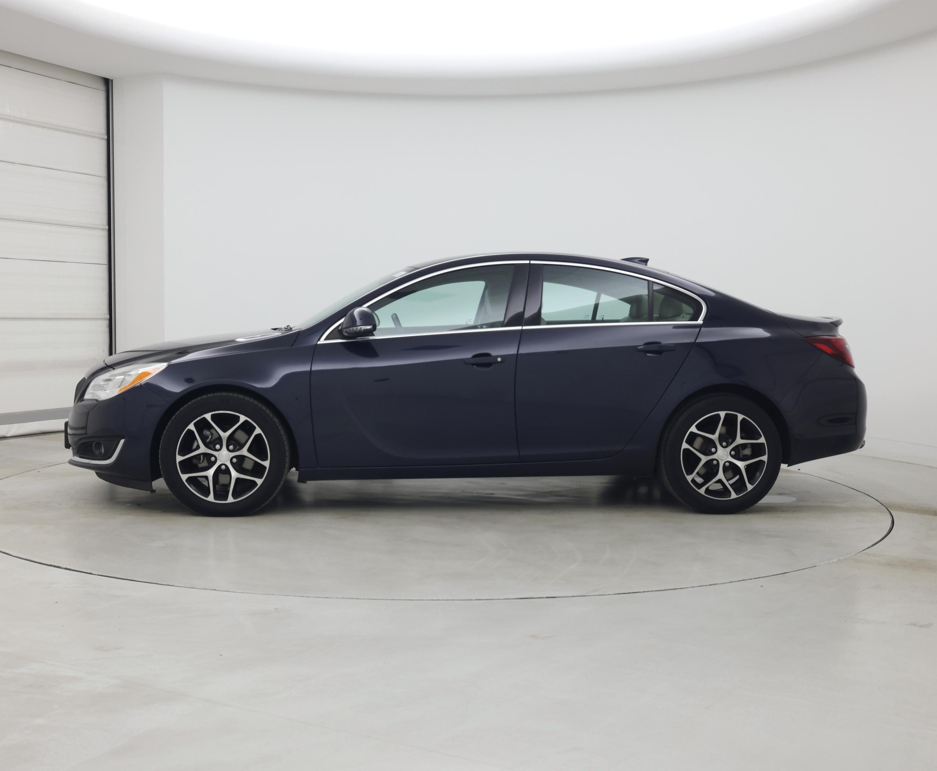 Thumbnail: 2017 Buick Regal - 3