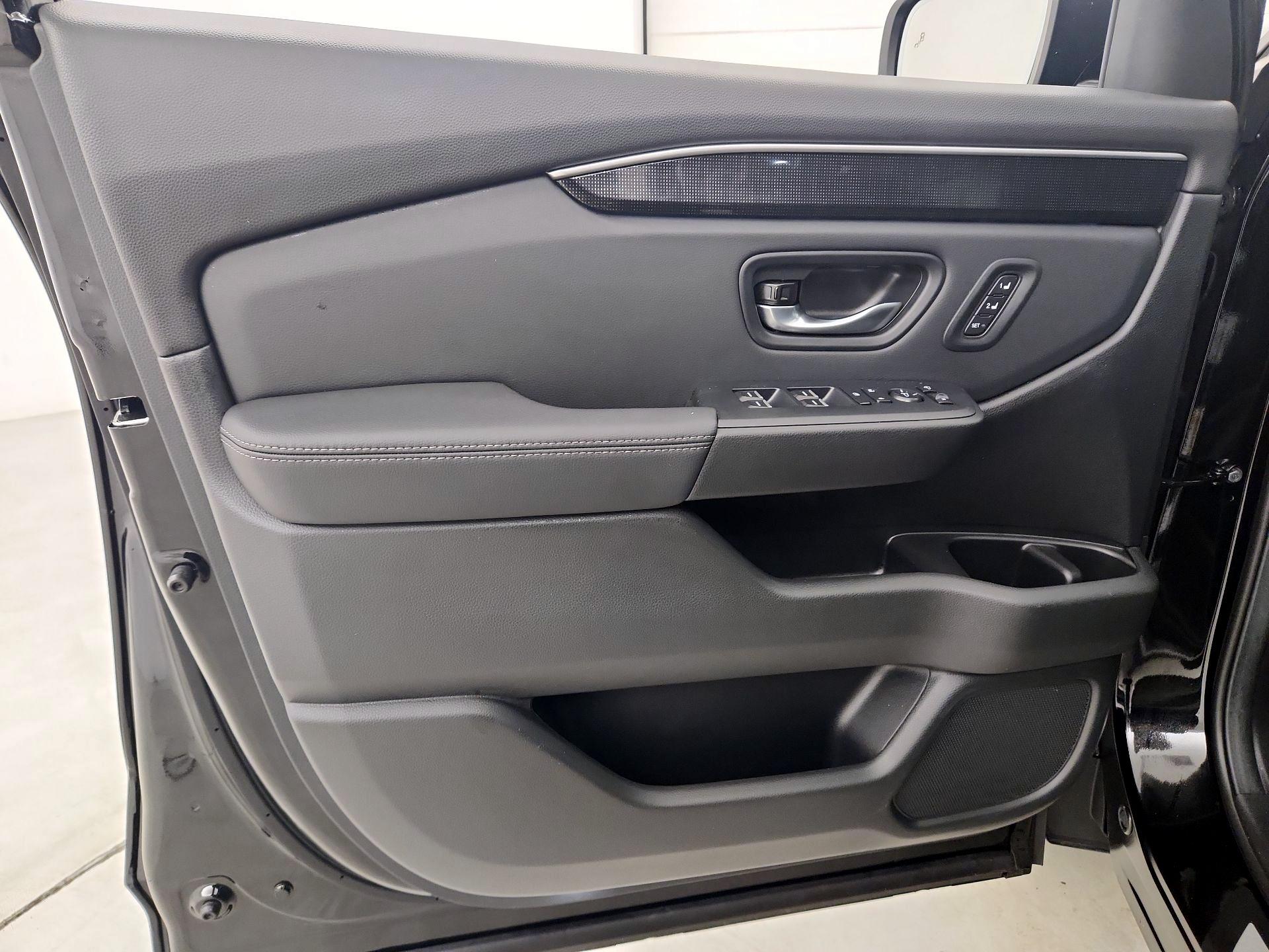 Thumbnail: 2025 Honda Pilot - 12