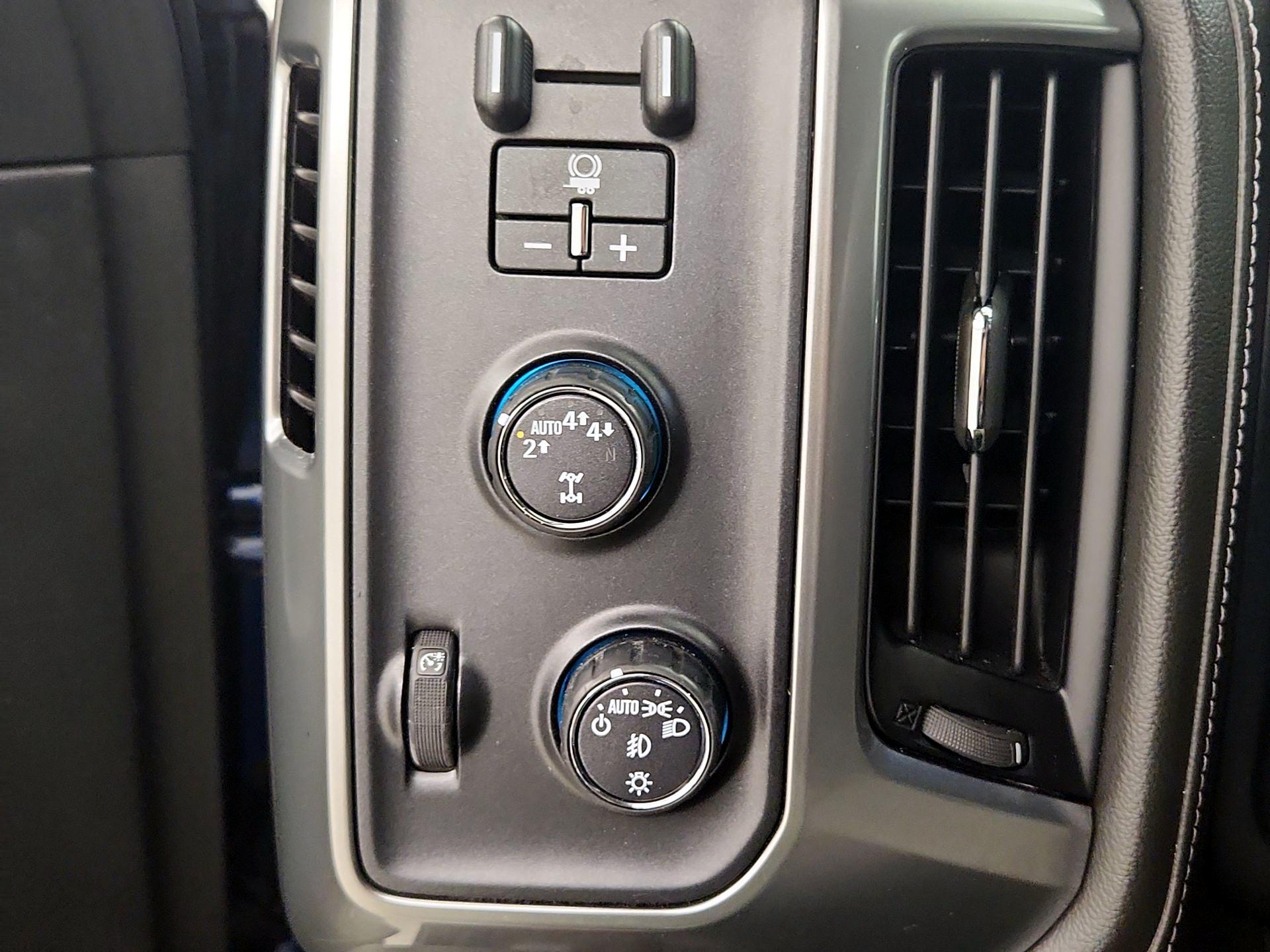 Thumbnail: 2017 Chevrolet Silverado 1500 - 13