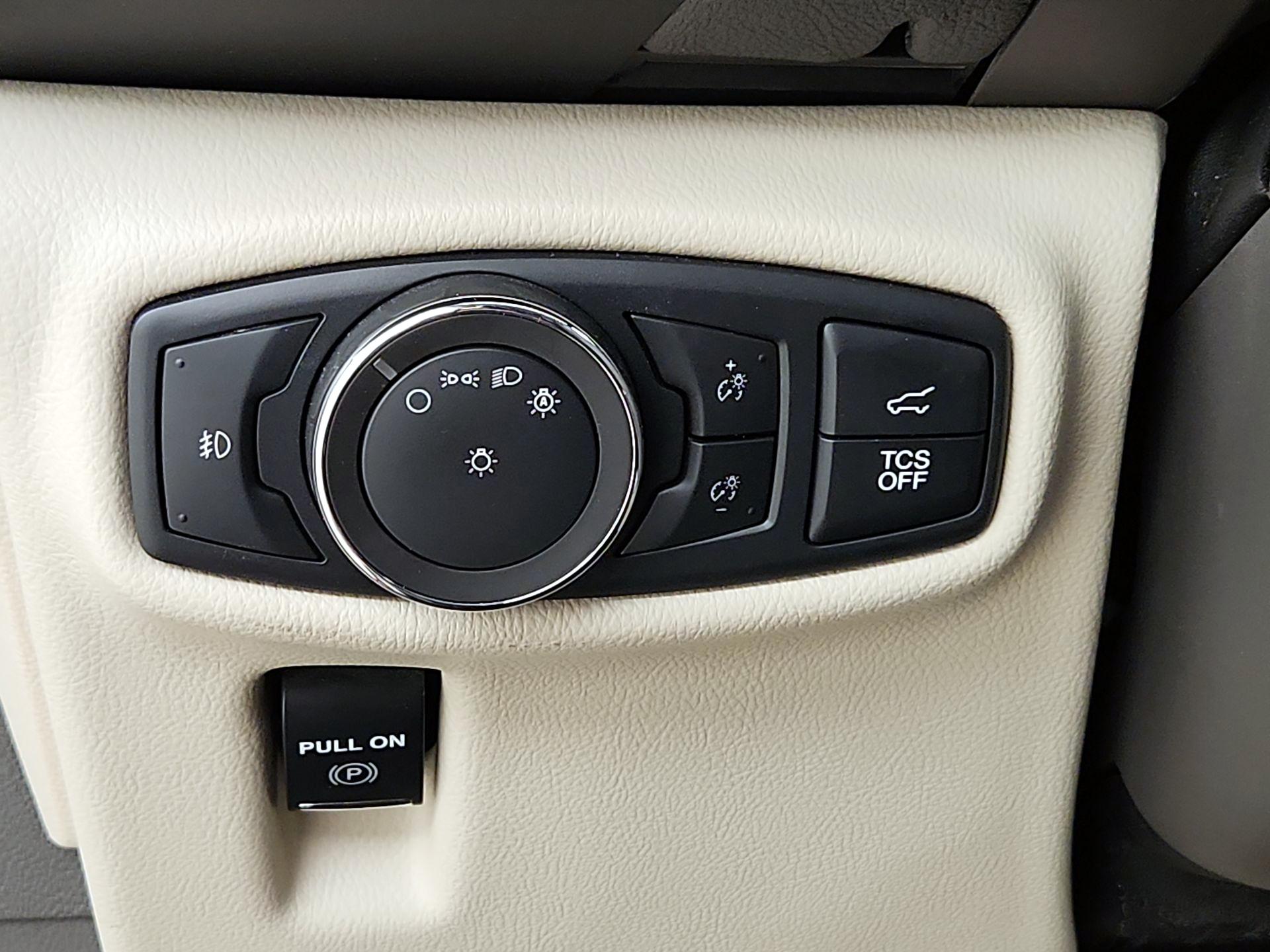 Thumbnail: 2020 Lincoln Nautilus - 13