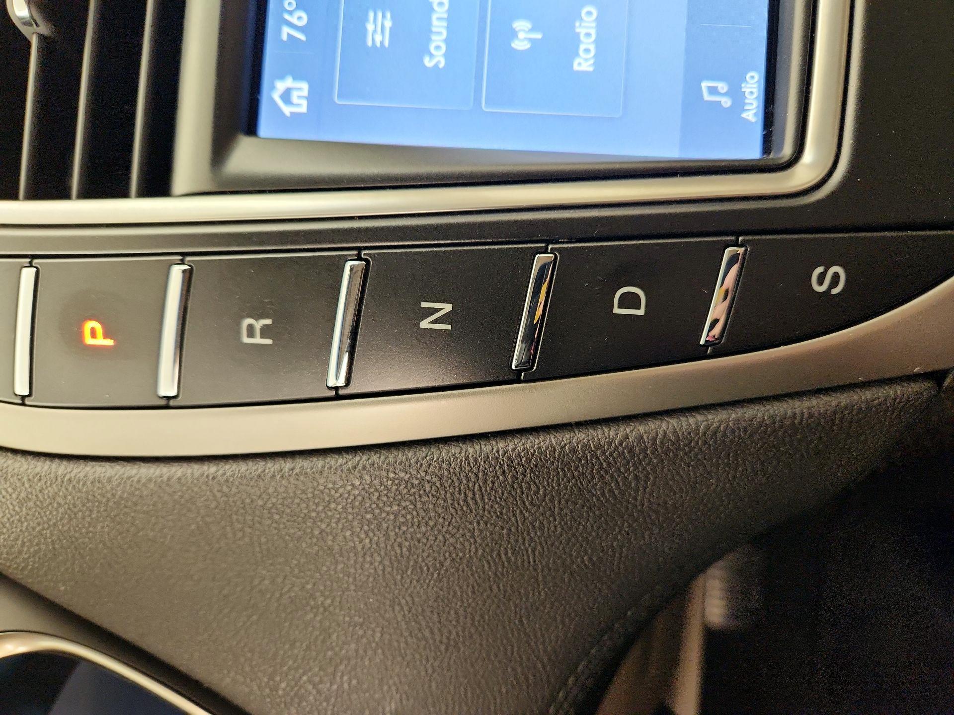 Thumbnail: 2020 Lincoln Nautilus - 18