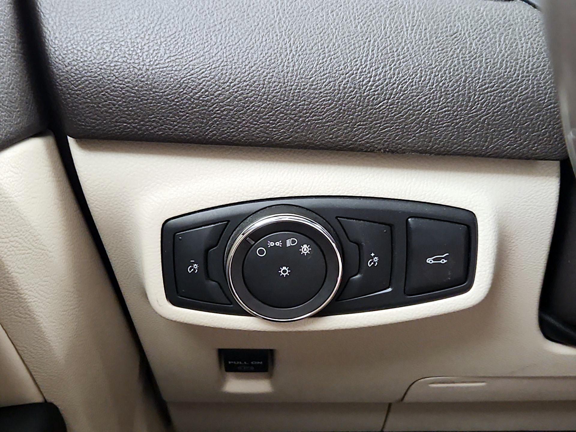 Thumbnail: 2018 Lincoln MKC - 11