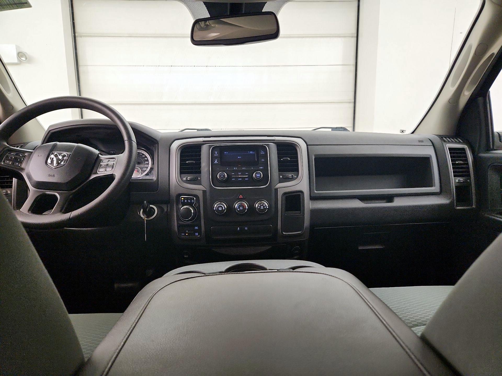 Thumbnail: 2019 RAM 1500 Classic - 9