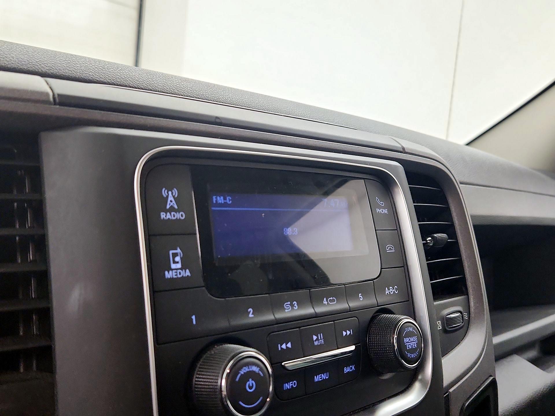 Thumbnail: 2019 RAM 1500 Classic - 15