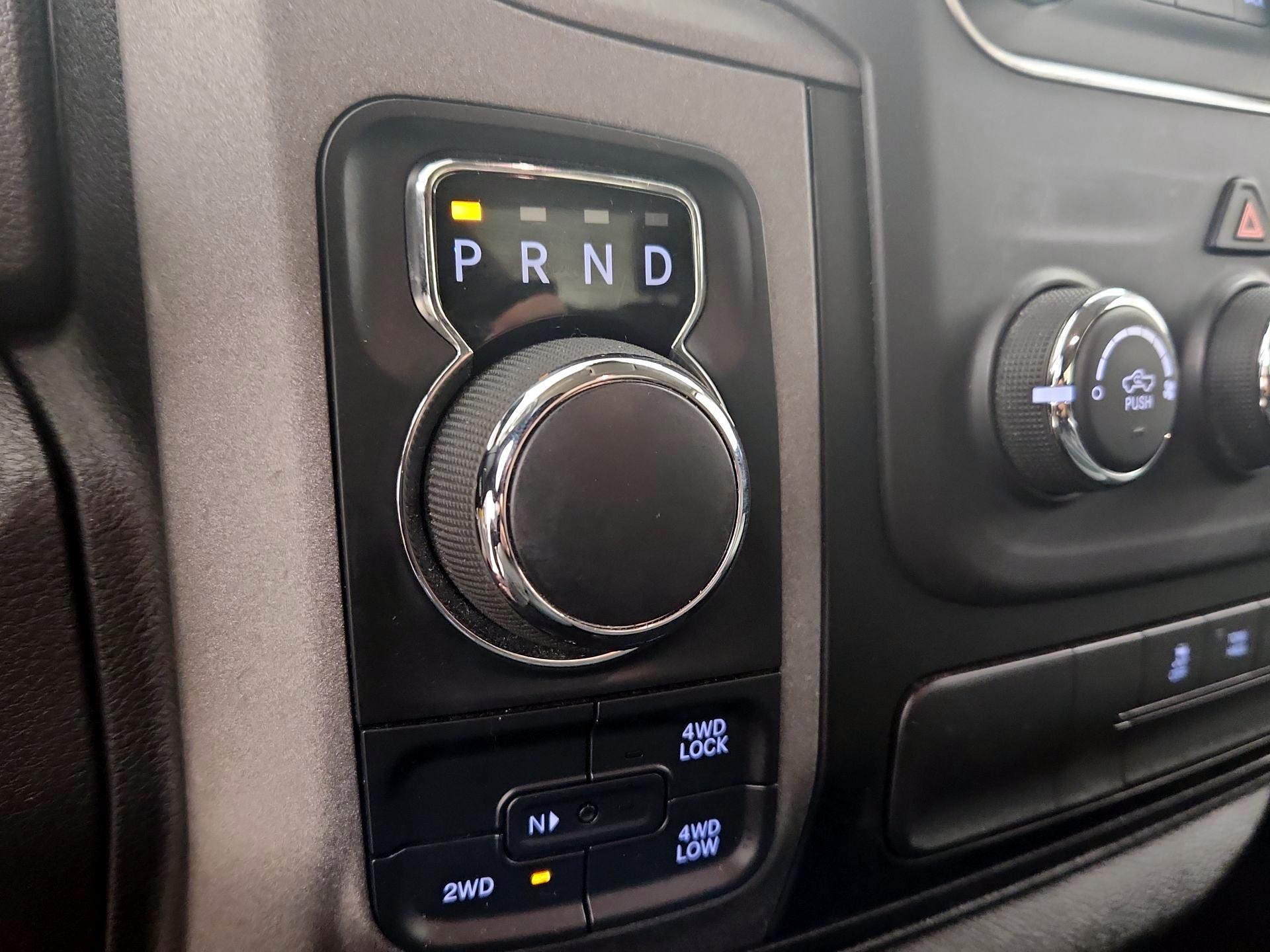 Thumbnail: 2019 RAM 1500 Classic - 17