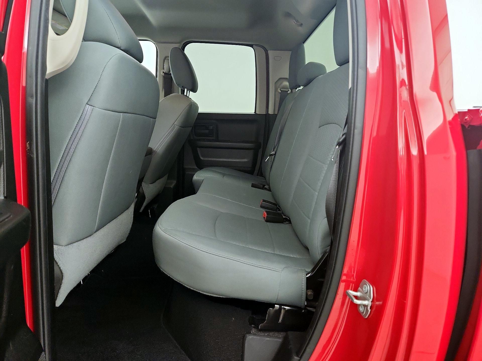 Thumbnail: 2019 RAM 1500 Classic - 19