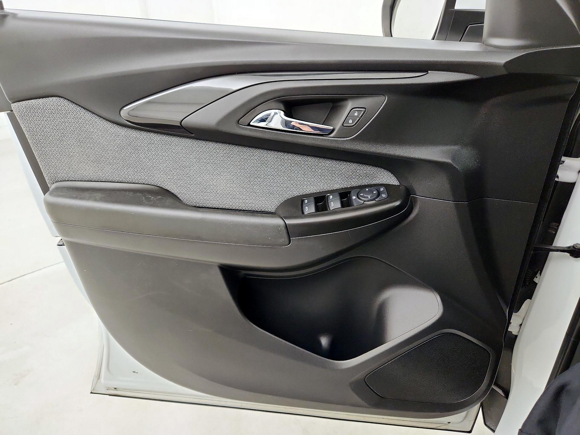 Thumbnail: 2023 Chevrolet TrailBlazer - 12