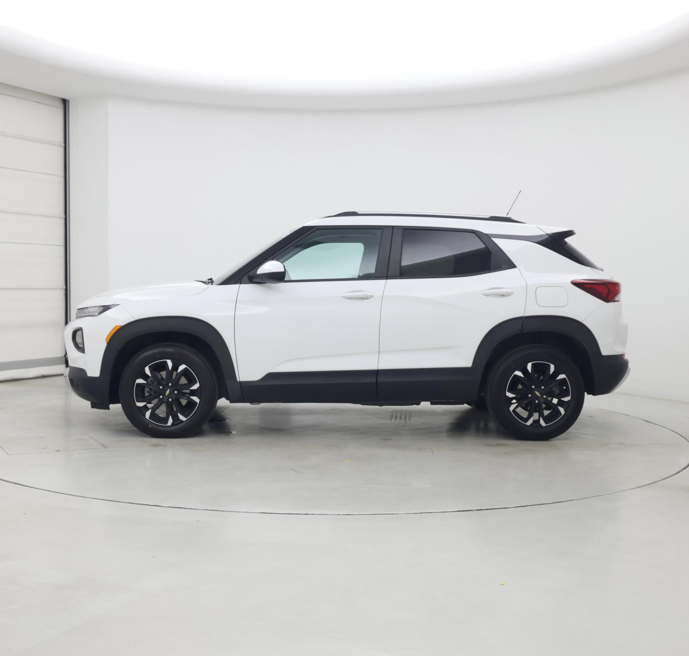 Thumbnail: 2023 Chevrolet TrailBlazer - 3