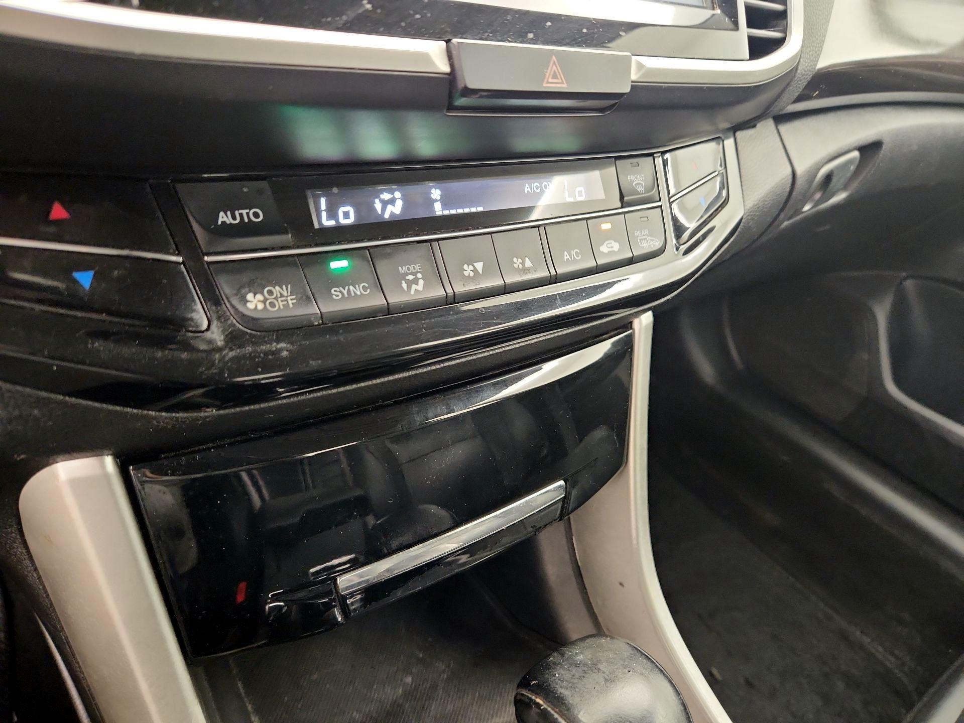 Thumbnail: 2016 Honda Accord - 16